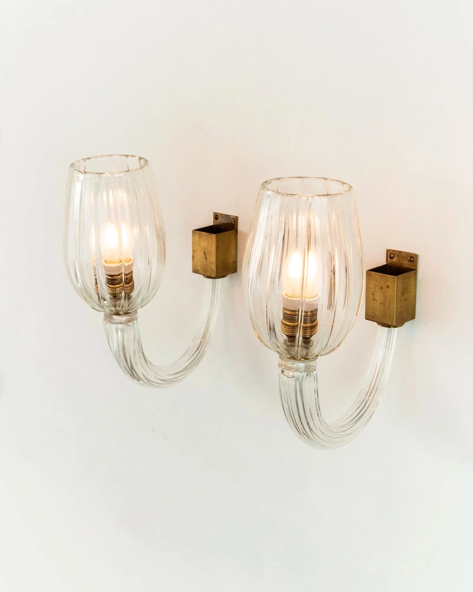 Aesthetiker+Wall+LIght+Murano+Glass+Curved+Arm+Brass+Vintage_0002_IMG_0435.jpg