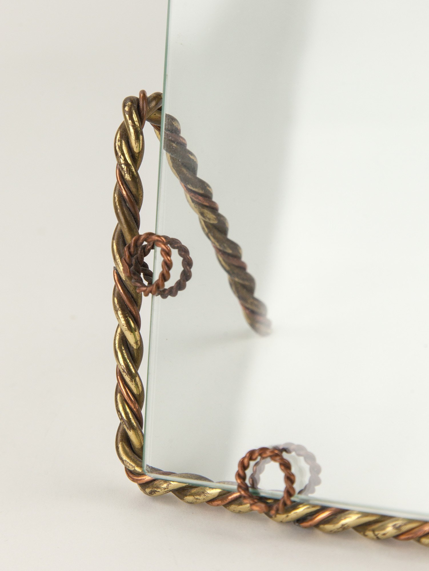 Aesthetiker+DEC+Brass+Twist+Photo+Frame_0000__MG_8501.jpg