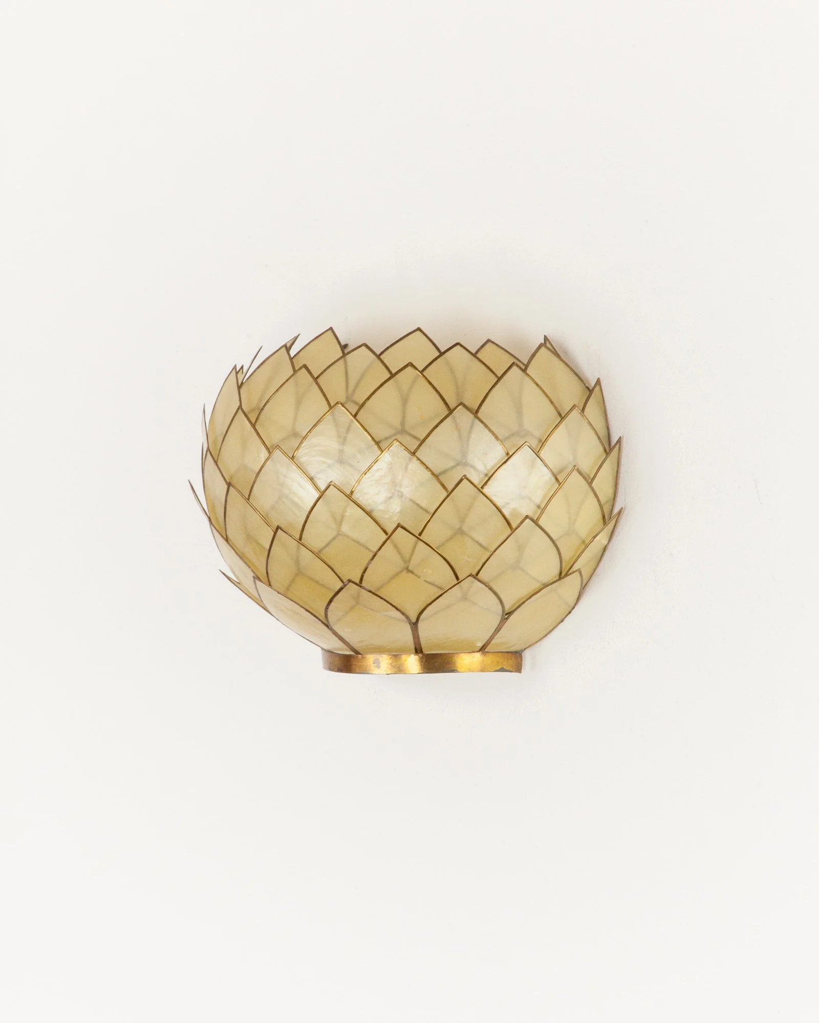 Aesthetiker Wall Light Sconce Capiz Nacre Flower Petals Brass_0012__MG_1378 - B.jpg