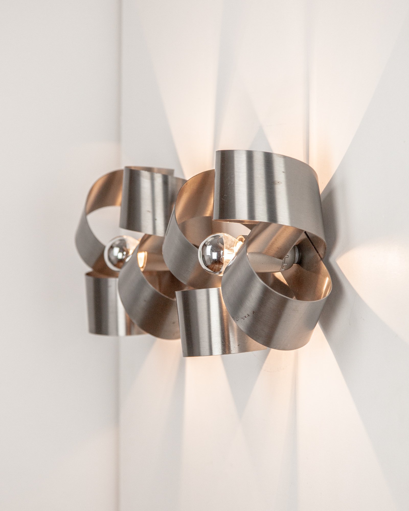 Aesthetiker Wall Lights Stainless Steel Ribbons French Vintage 1990s_0007__MG_7759.jpg