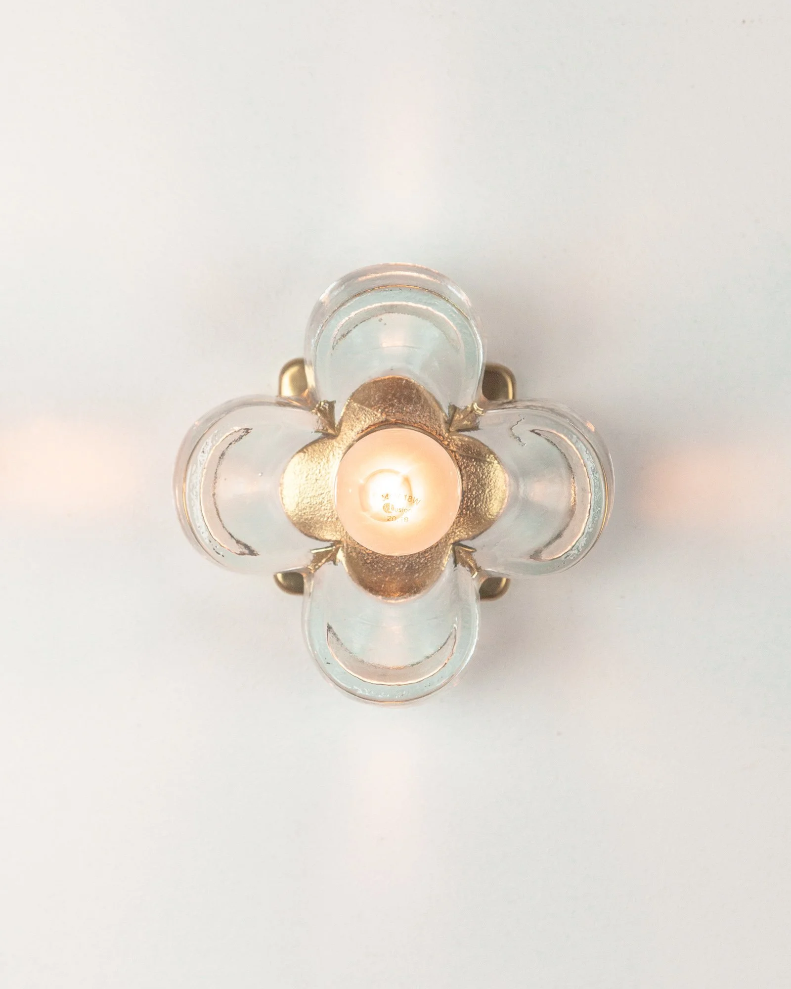 Aesthetiker Wall Light Sische Flower Glass Brass_0003__MG_2523.jpg