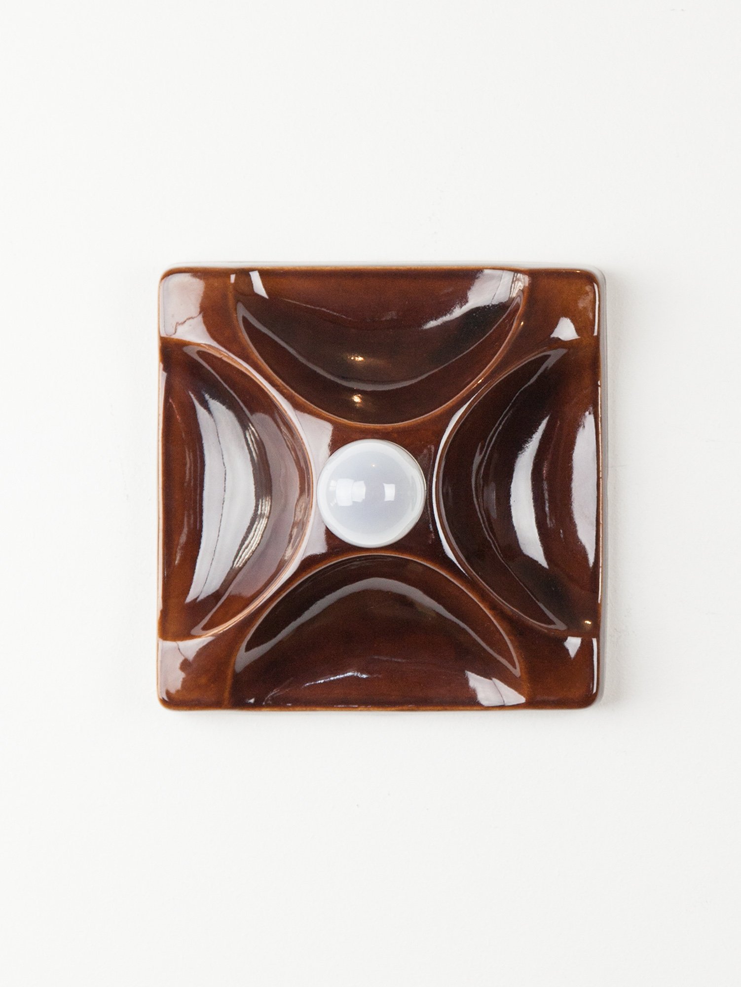 Aesthetiker Wall Light Hustadt Brown Ceramic Square_0007__MG_9265.jpg