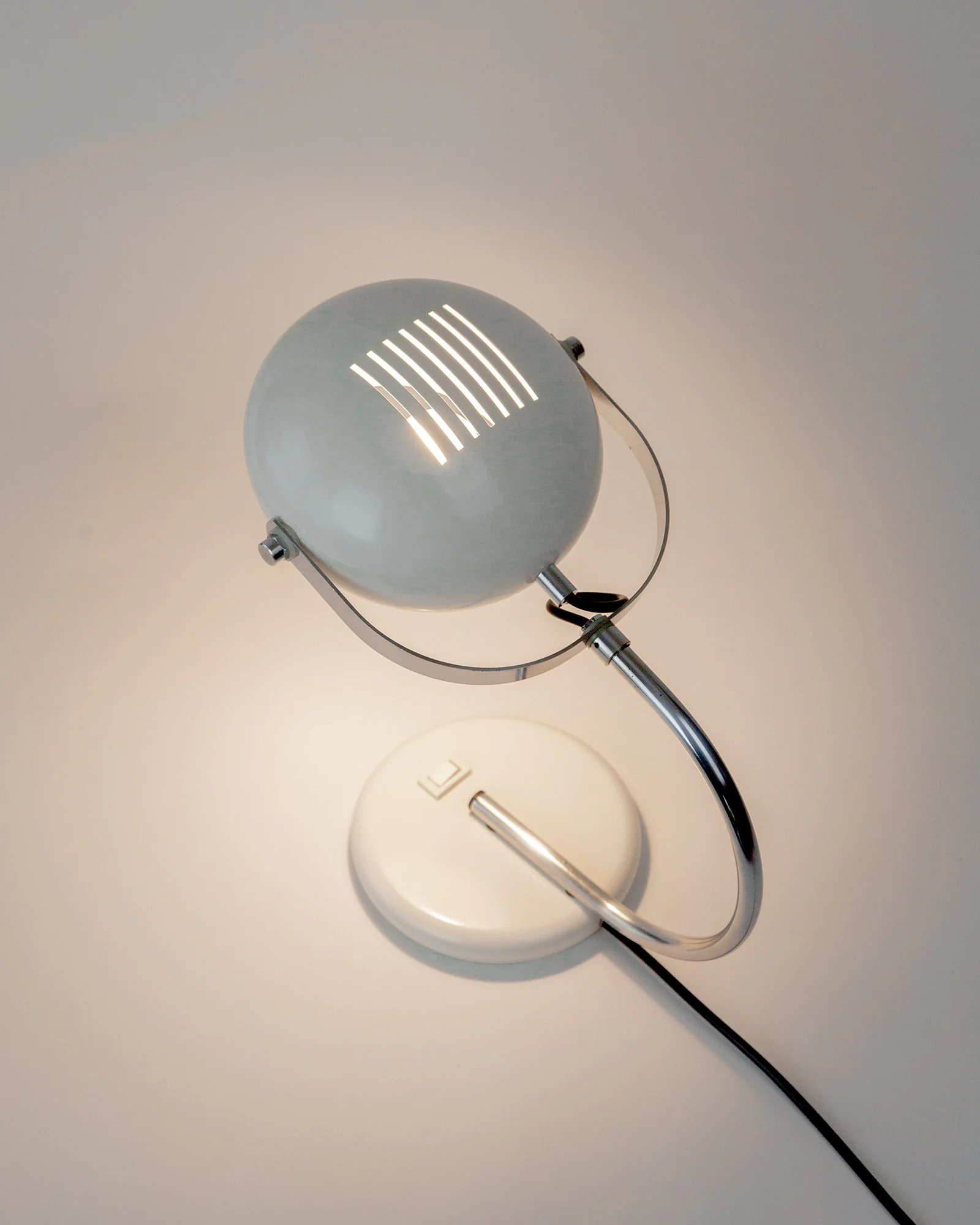 Aesthetiker Table Lamp Herda White Chrome Eyeball 1960s_0002__MG_9772.jpg