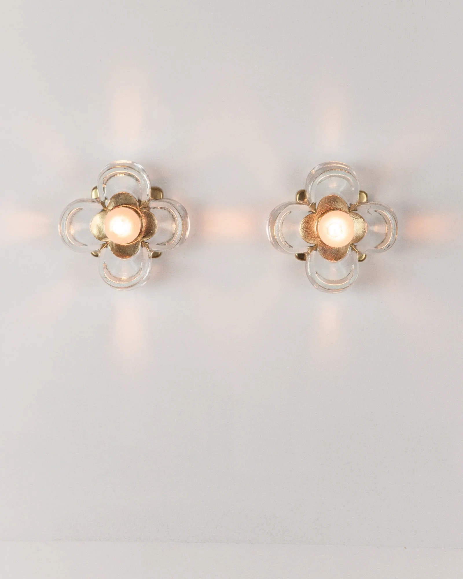 Aesthetiker Wall Light Sische Flower Glass Brass_0007__MG_2486.jpg