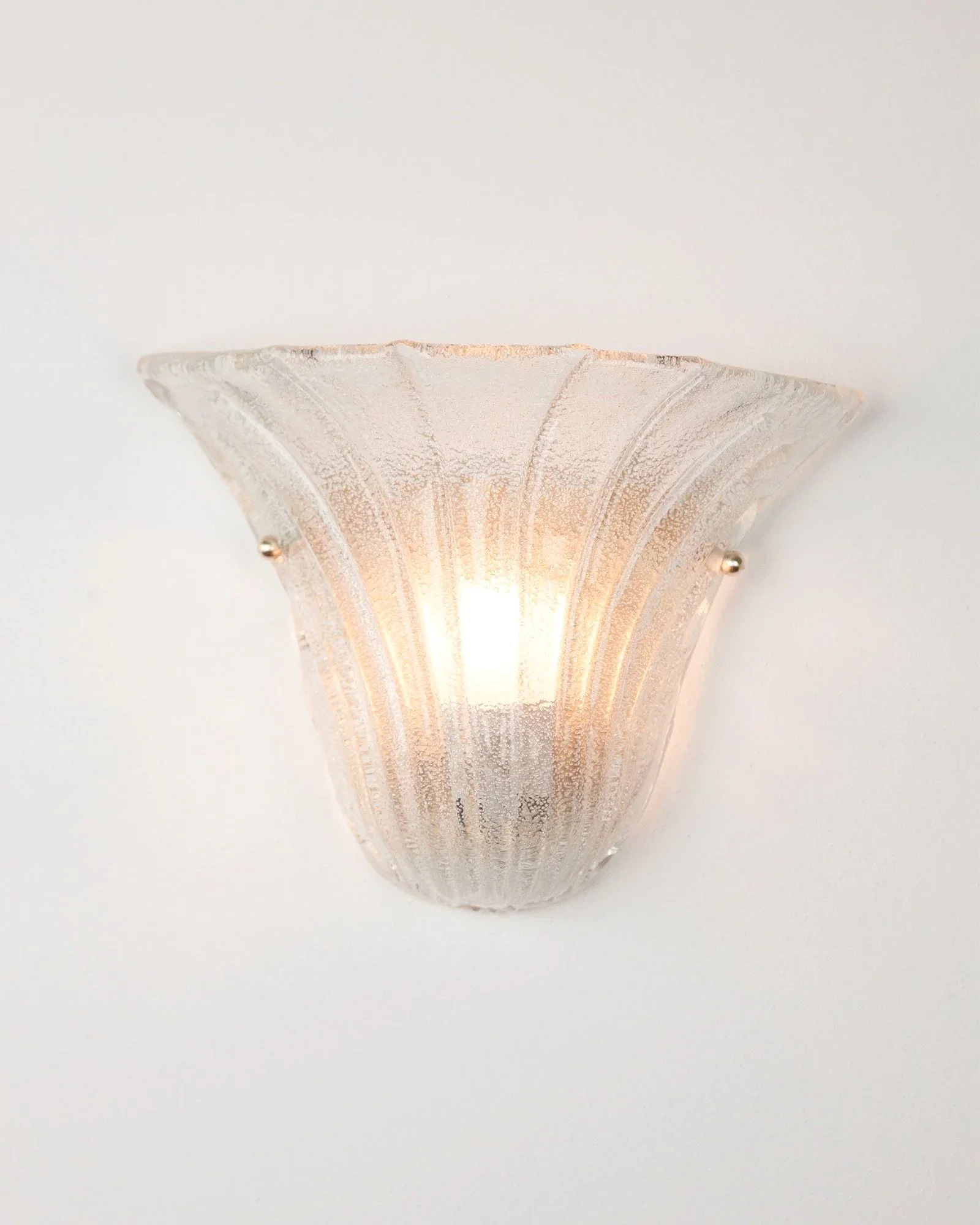 Aesthetiker+Wall.+Light+Murano+Ribbed+Shell+Sconce+1970s_0003__MG_9318.jpg