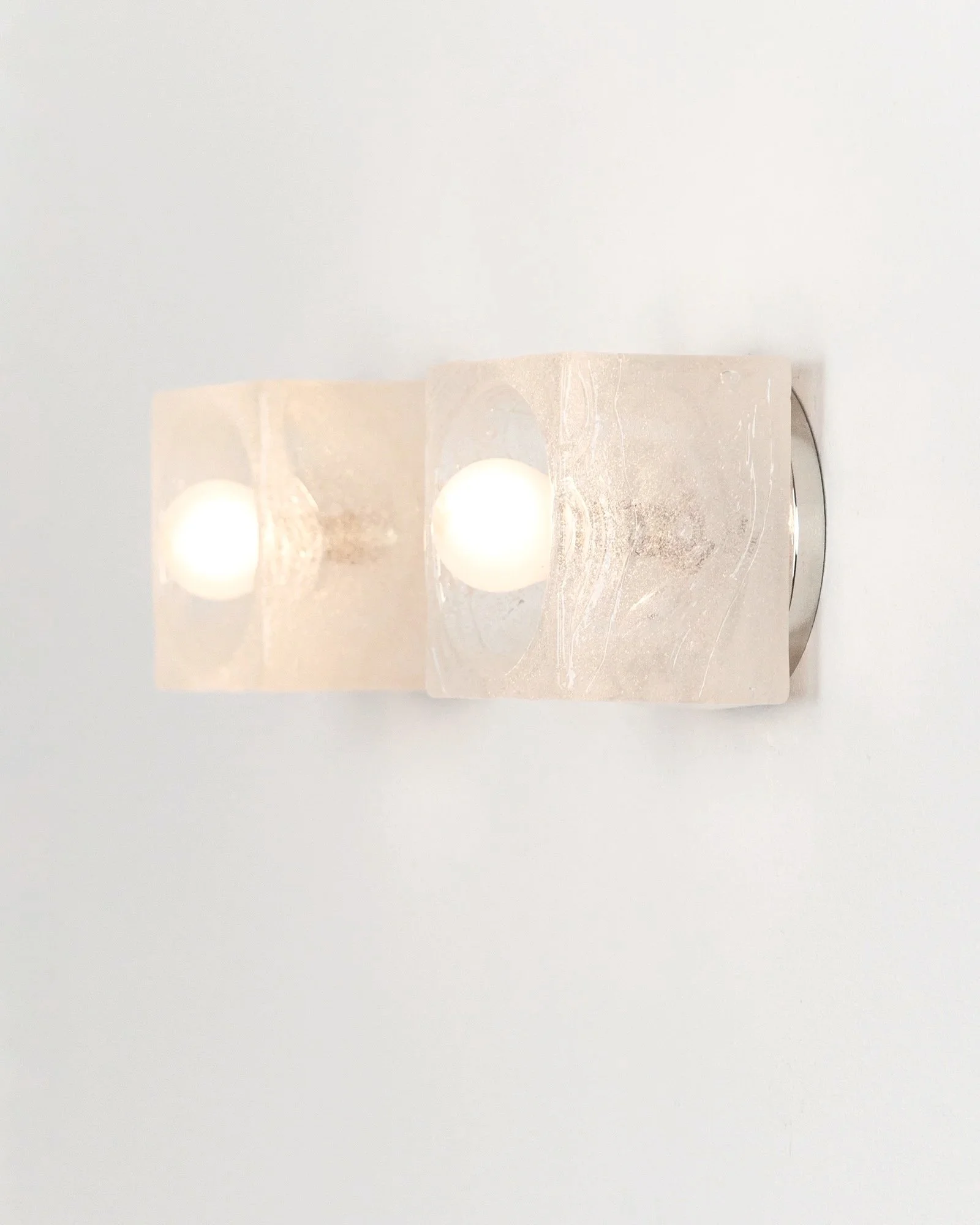 Aesthetiker+Wall+Light+Cube+Hillebrand+White+Glass+Murano+Chrome_0006__MG_0135.jpg