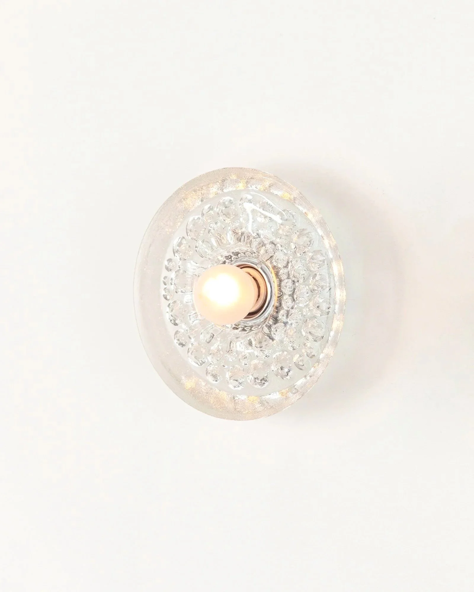 Aesthetiker%2BWall%2BLight%2BPeill%2BPutzler%2BRound%2BGlass%2BDots%2BChrome_0009__MG_2466.jpg