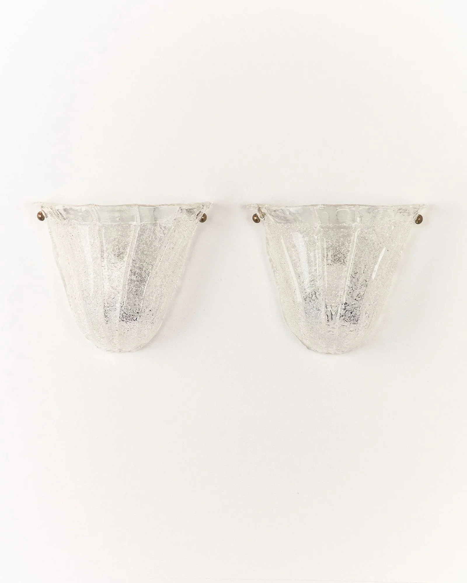 Aesthetiker+Wall+Light+Murano+Rugiadoso+Shell+Pair+Sconce_0013__MG_9561.jpg