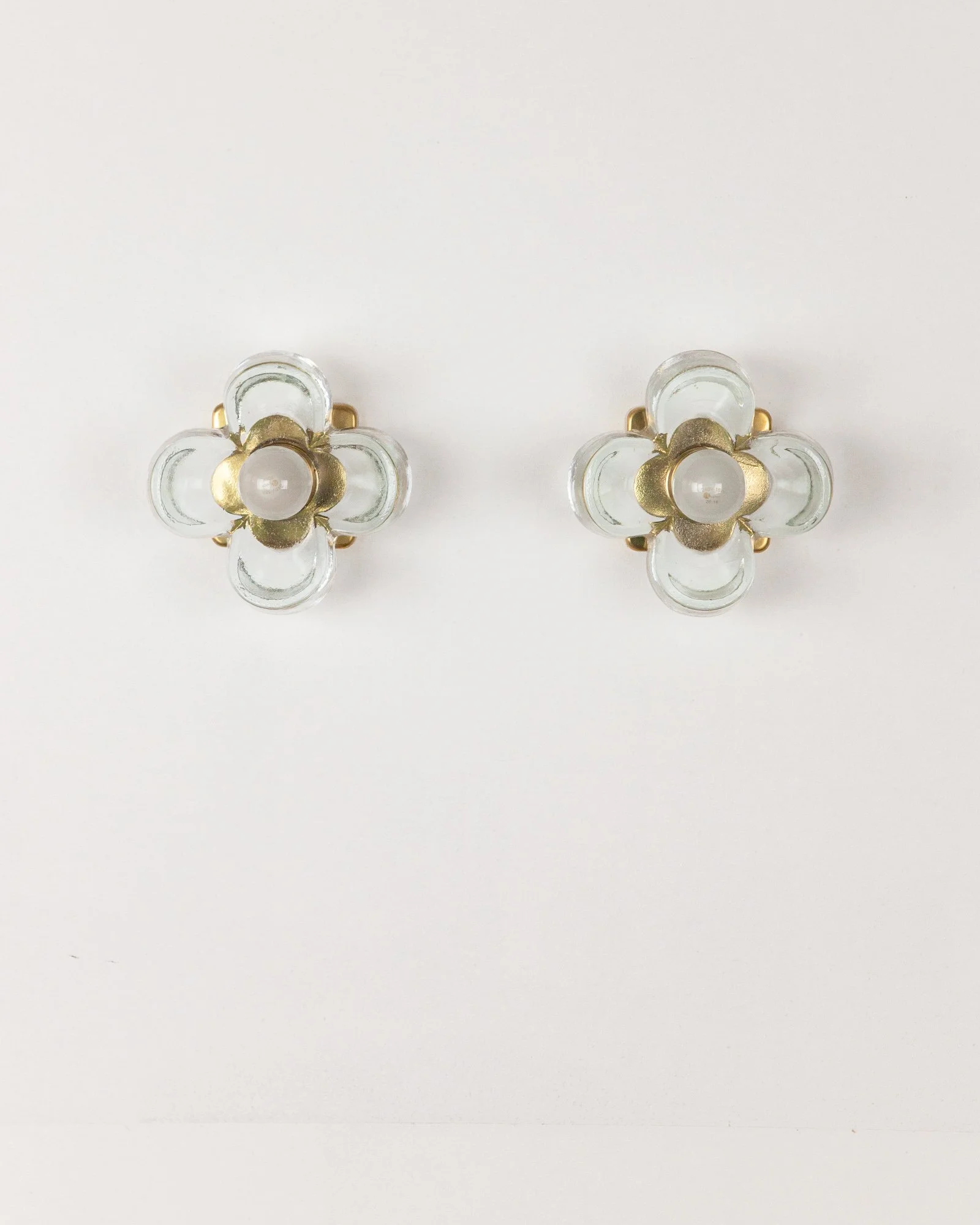 Aesthetiker Wall Light Sische Flower Glass Brass_0014__MG_2484.jpg