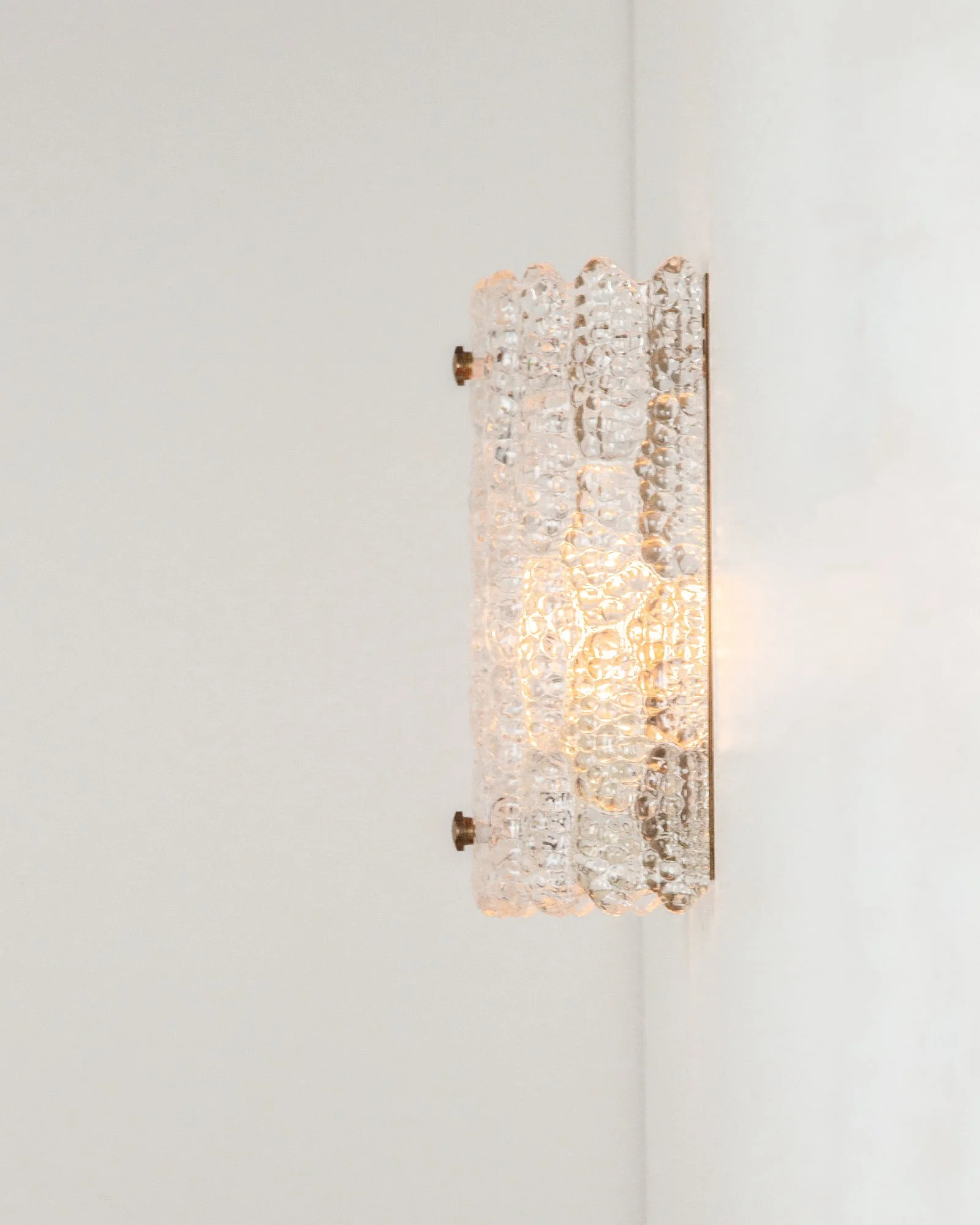 Aesthetiker Wall LIght Orrefors Carl Fagerlund Glass Brass Wavy Large_0004__MG_2063.jpg