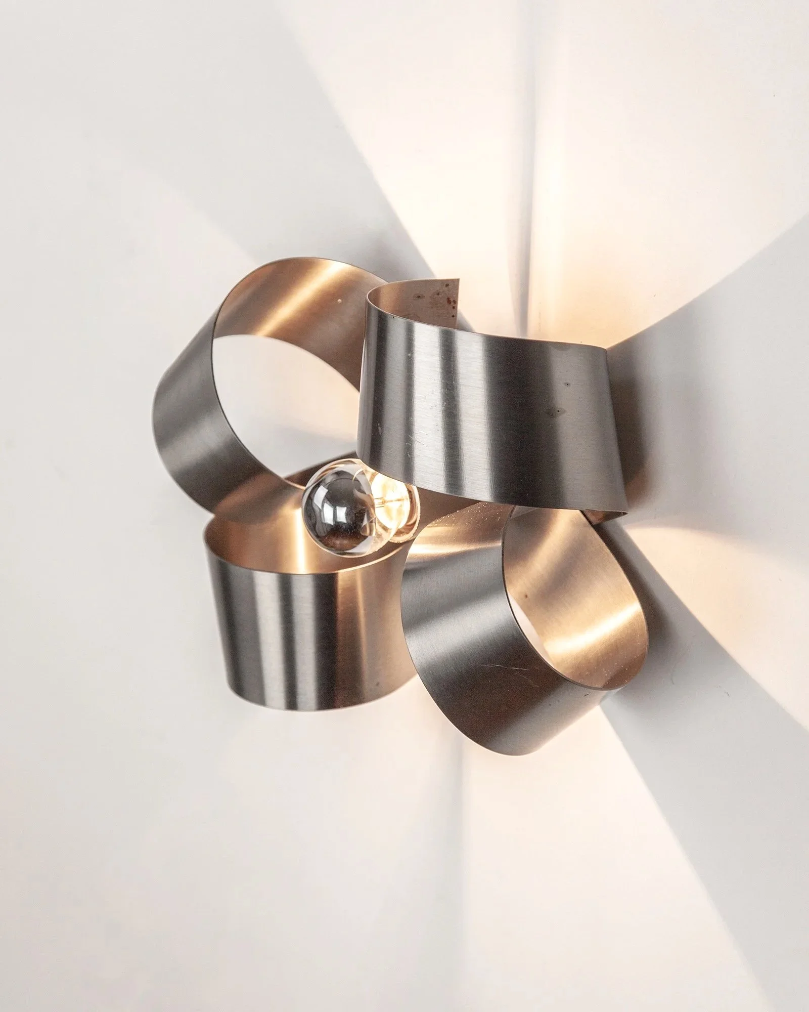 Aesthetiker+Wall+Lights+Stainless+Steel+Ribbons+French+Vintage+1990s_0003__MG_7793.jpg