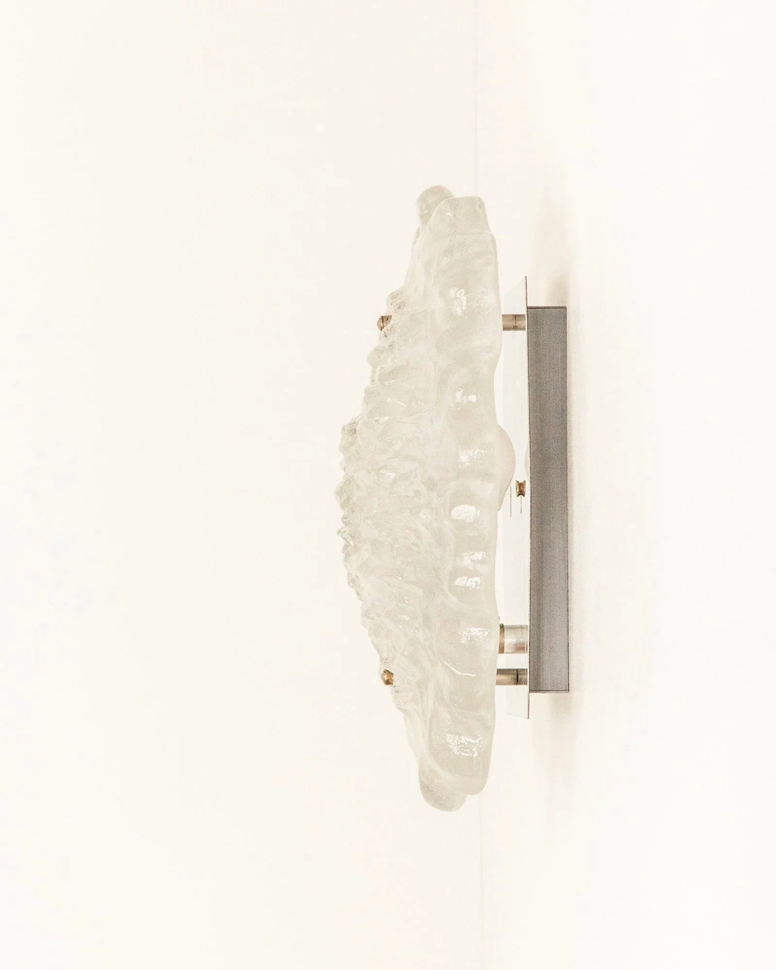 Aesthetiker+Wall+Light+Peill+Putzler+Wavy+Ice+Glass+Sconce+Vintage_0005__MG_1162.jpg