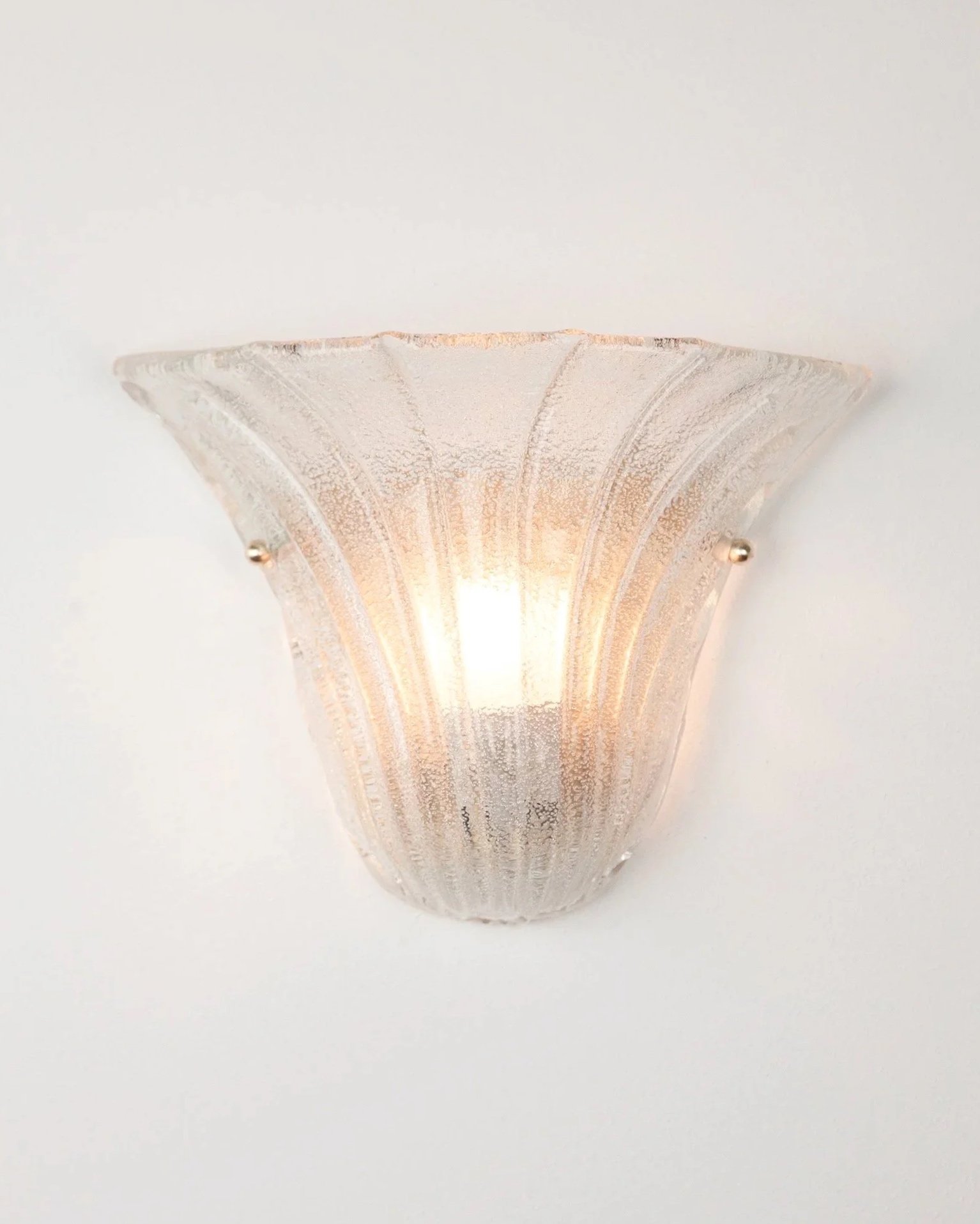 Aesthetiker%2BWall.%2BLight%2BMurano%2BRibbed%2BShell%2BSconce%2B1970s_0003__MG_9318.jpg