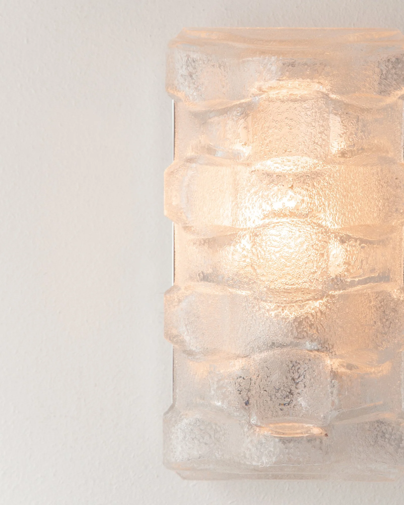 Aesthetiker Wall Lights Limburg Wavy Ice Glass Chrome Sconces Vintage_0003__MG_1083.jpg
