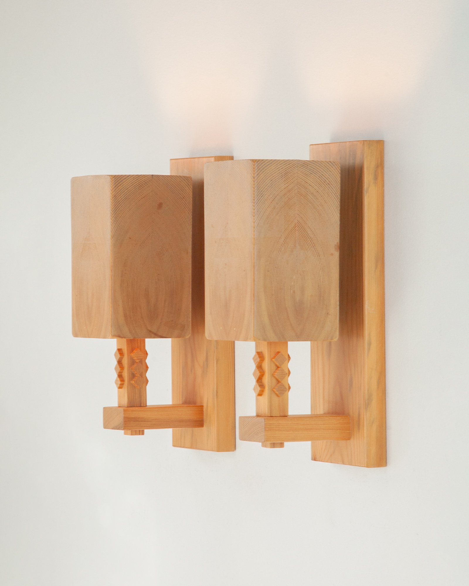 Aesthetiker Wall Light Vintage Swedish Wooden Brutalist Leif Wikner_0008__MG_1017.jpg