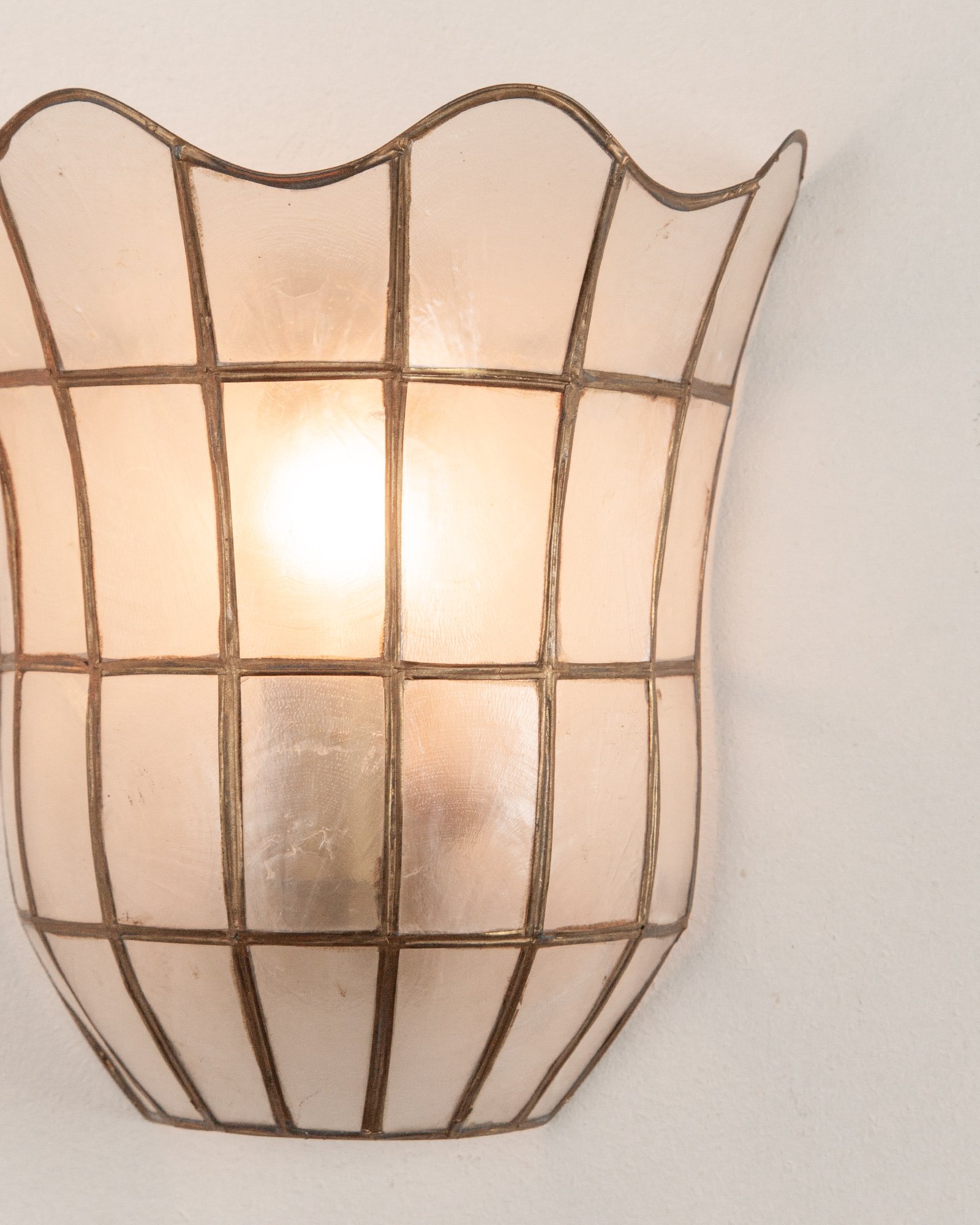 Aesthetiker Wall Lights Capiz Wavy Pair French Vintage Sconces_0002__MG_1129.jpg