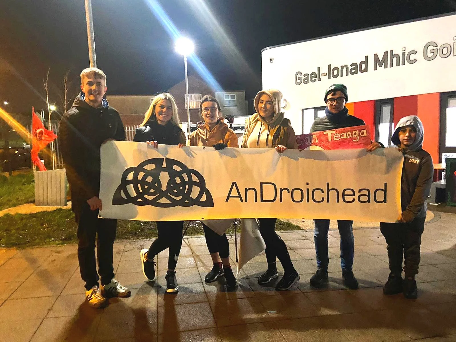 An Droichead in éadan ciorruithe an ÚO ar mhaoiniú óige Gaeilge | An Droichead speaks out against the EA cuts in Irish medium youth funding