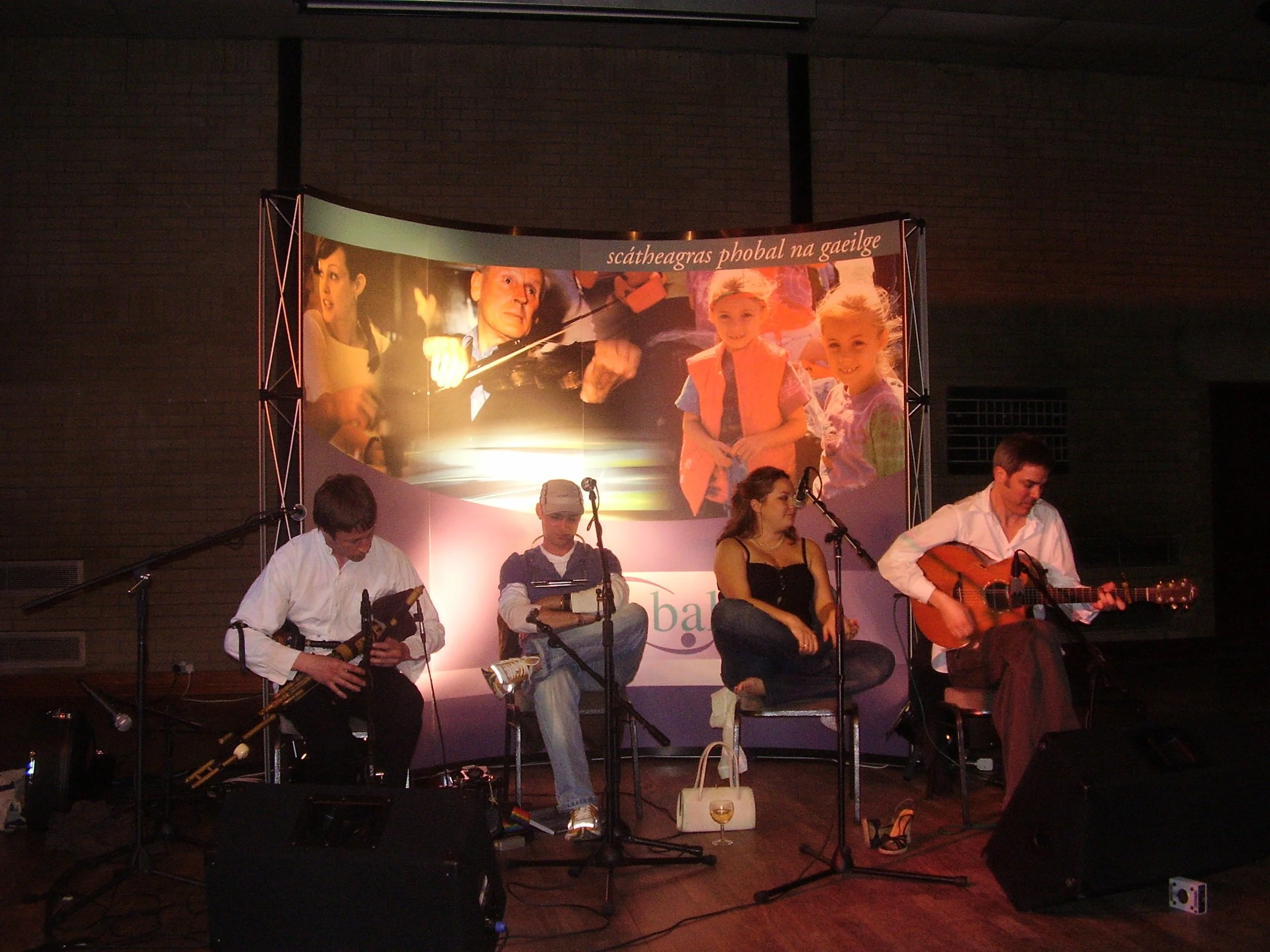 Eoin, Gearóid, Pauline & Donogh i nDoire 2006.JPG