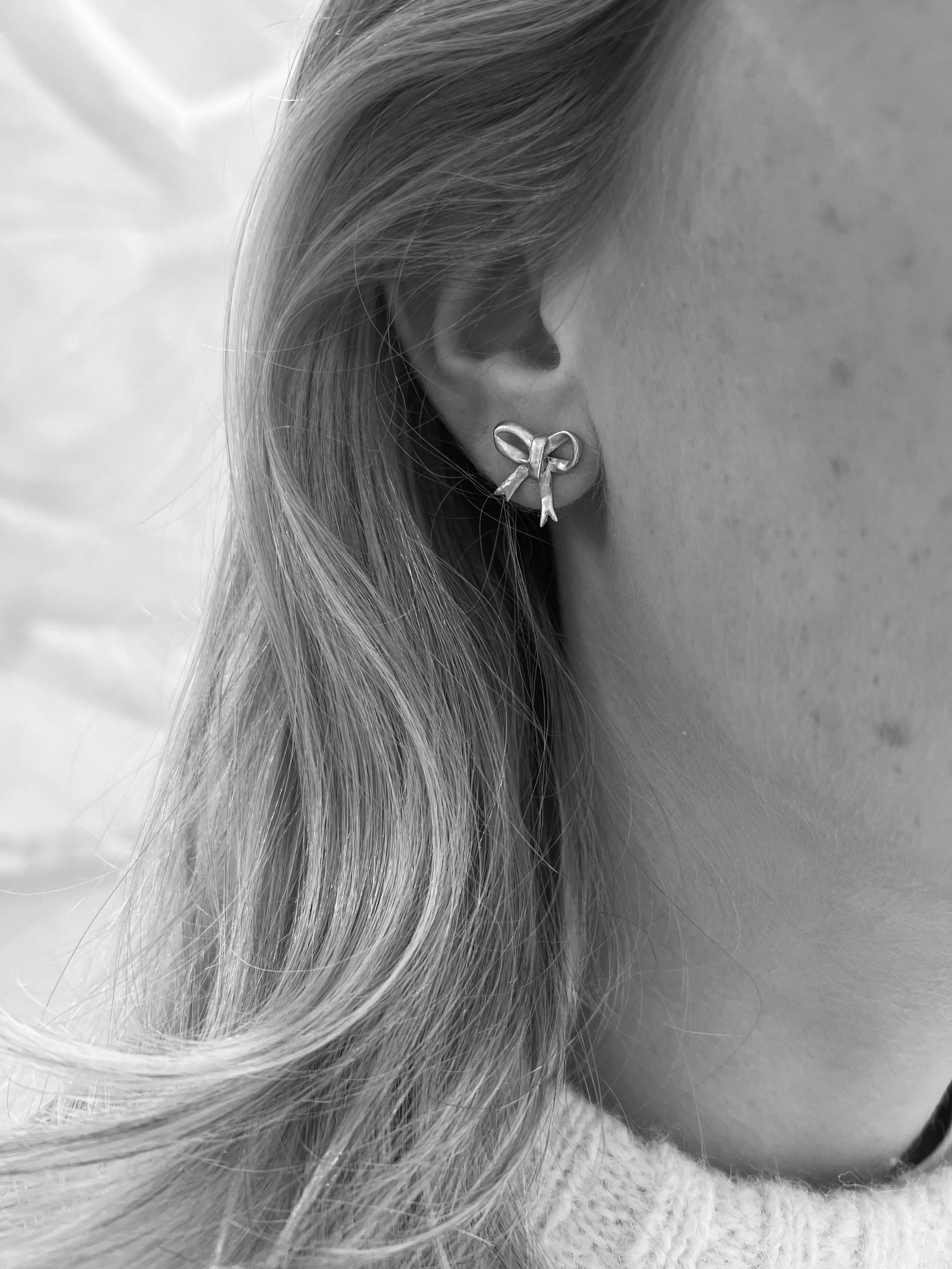 Sally Bow Stud Silver