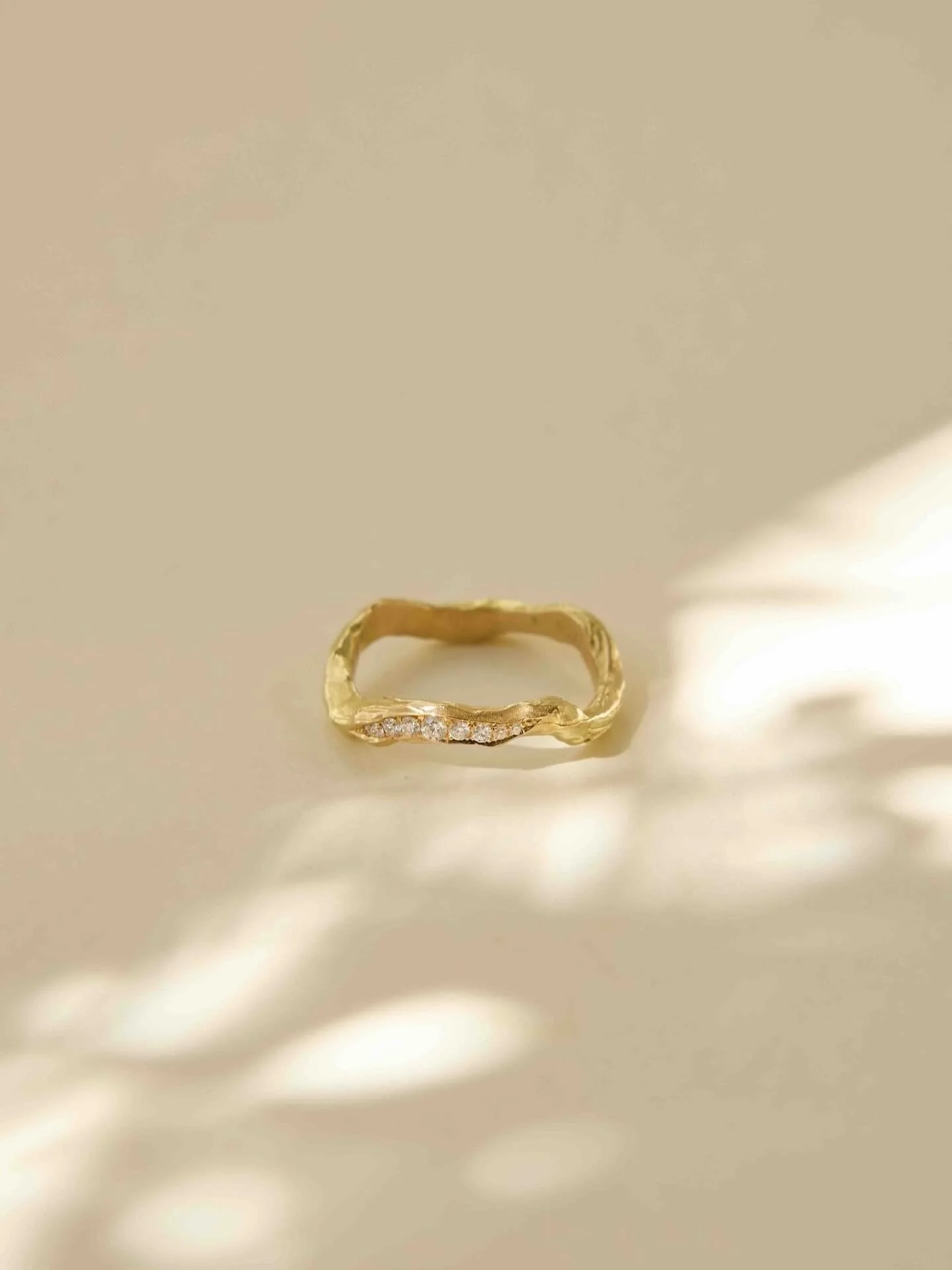 Shooting Star Ring💫🌠💫🌠💫🌠💫En for evigt smuk ring🌠💫🌠💫🌠💫🌠

Den perfekte ring til s&aring; mange lejligheder: vielse, forlovelse, selvfork&aelig;lelse, uddannelse, konfirmation og bare ren k&aelig;rlighed💝