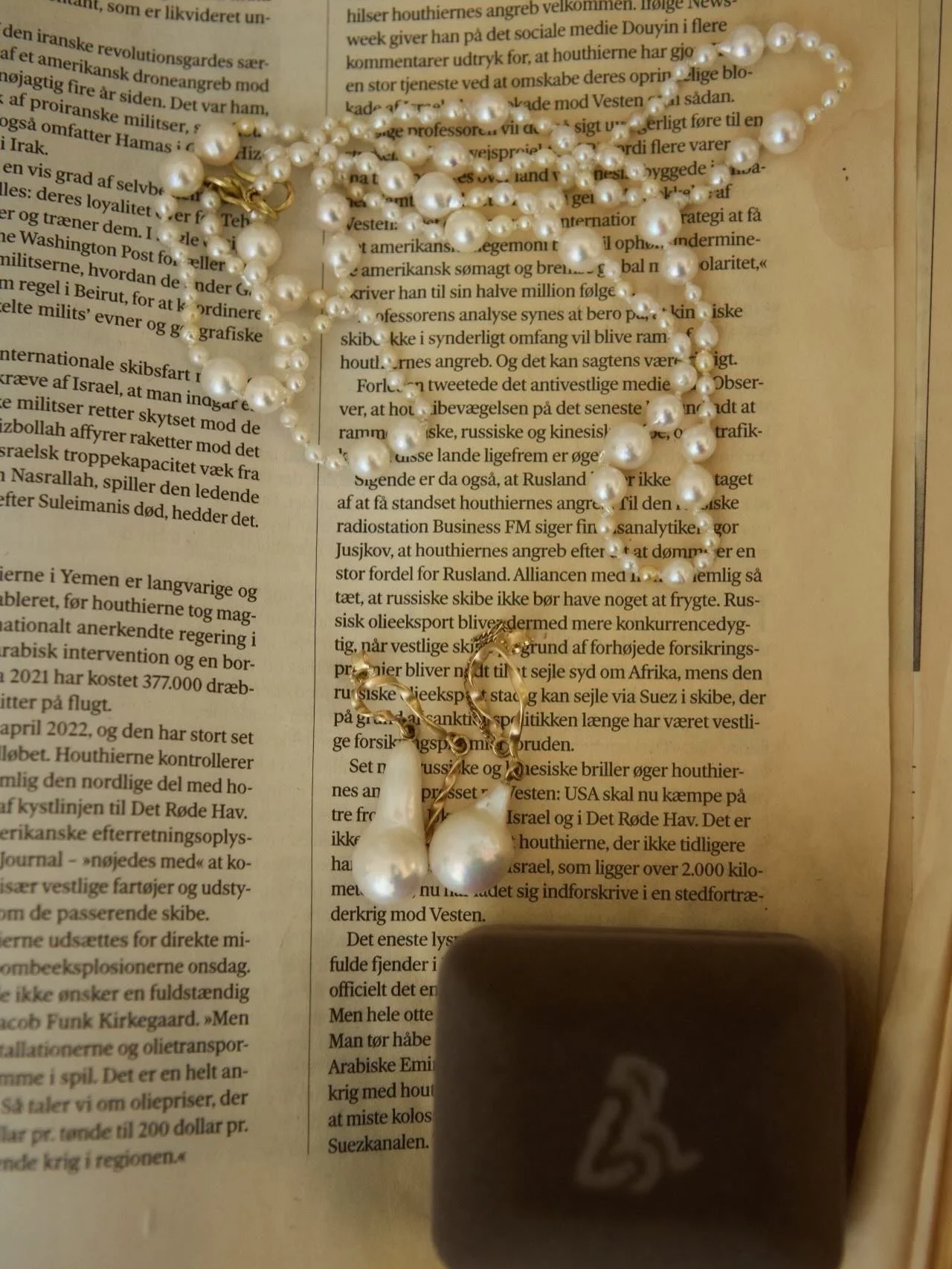 Favorites 🐚🐚🐚🐚🐚 

Fairytale Pearl Earring &amp; Ester Akoya Pearl Necklace

#pearlearing #pearlnecklace #jewellery #finejewellery