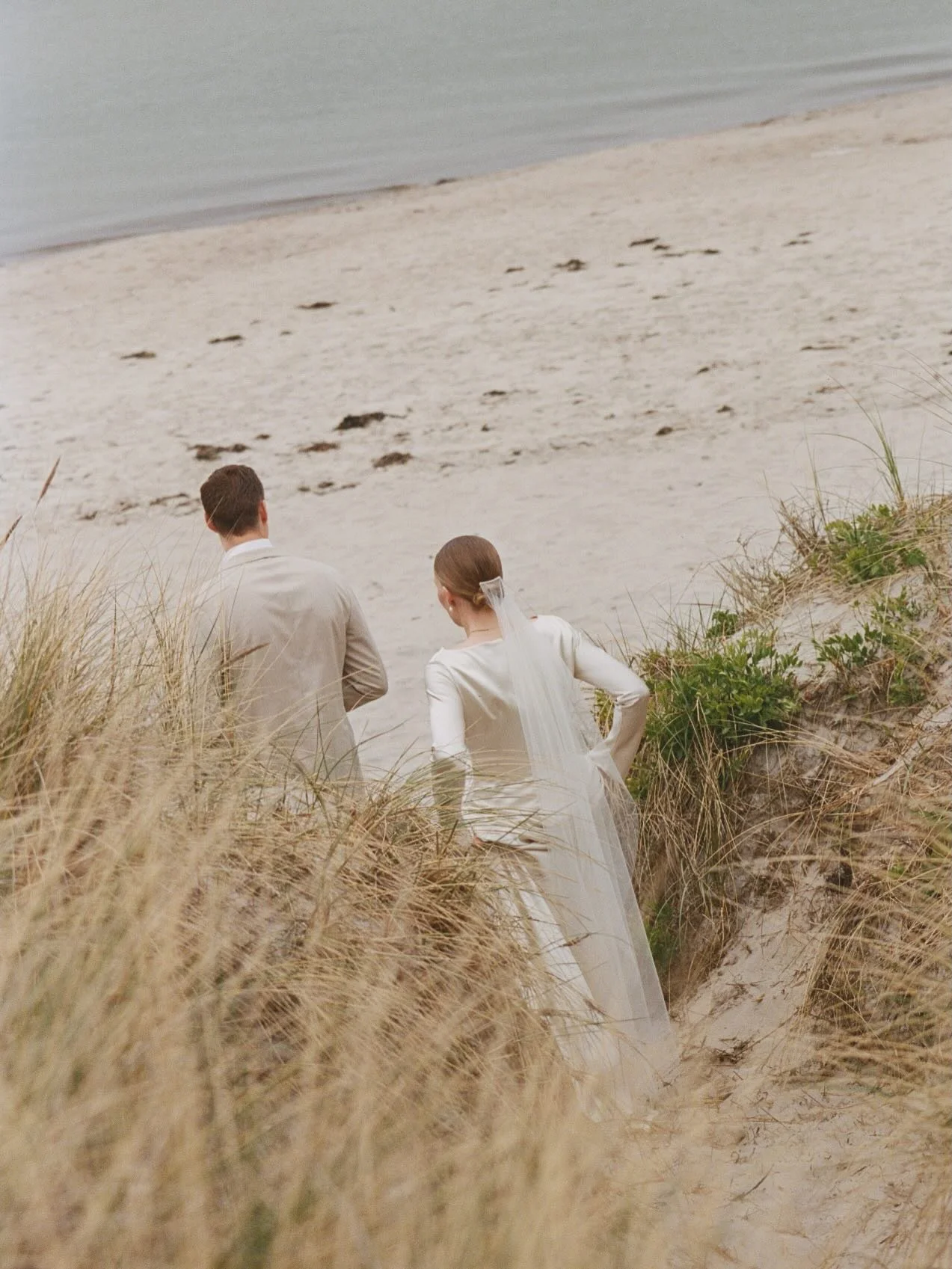 Wedding season 💘💘💘💘 swipe to see the perfect set of wedding rings 

Photos of Therese &amp; Frederik by @sofieagger_ and jewellery photos by @sannienielsen