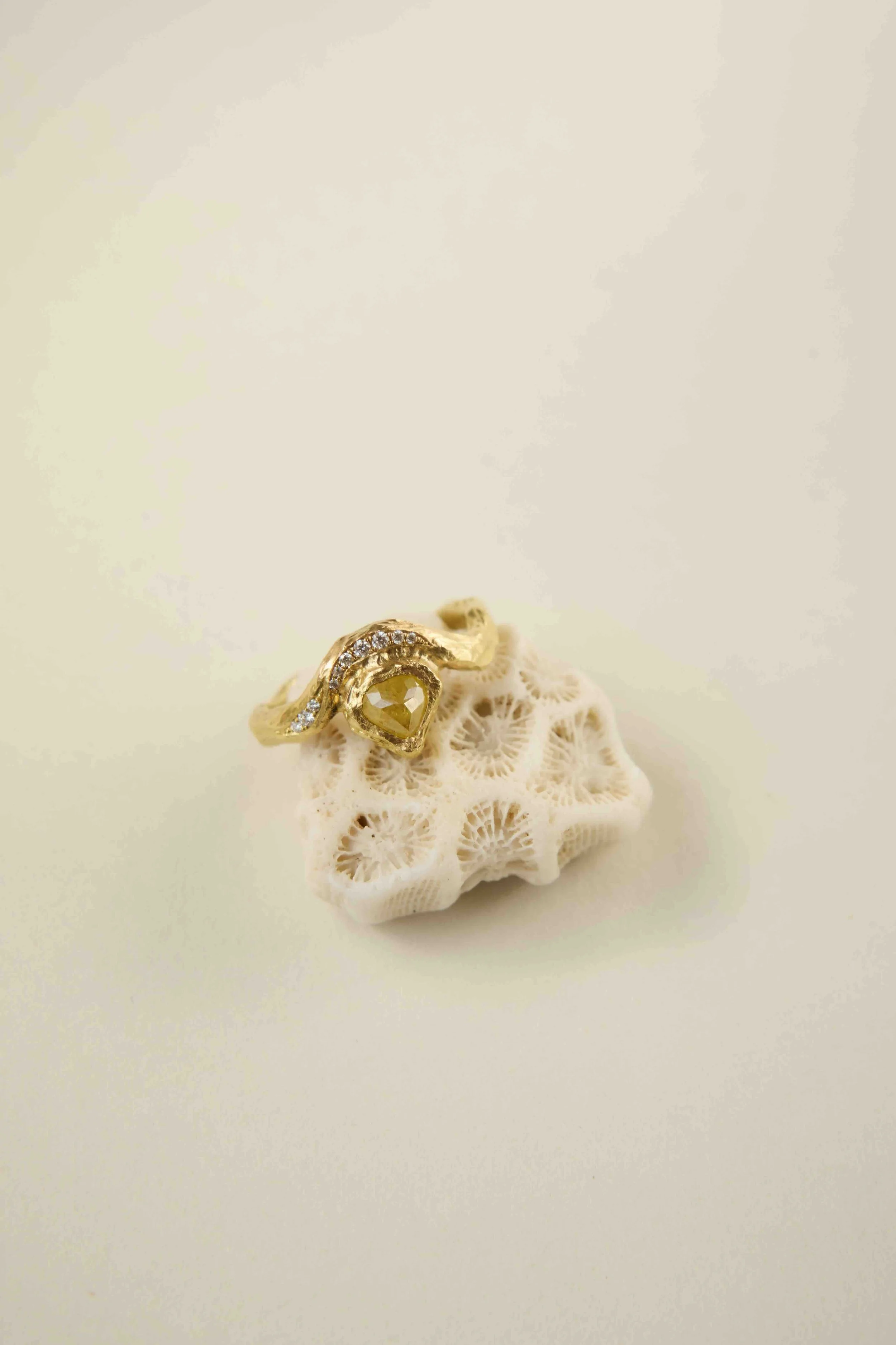 Sea Treasure Ring yellow - Line Rossau.jpeg