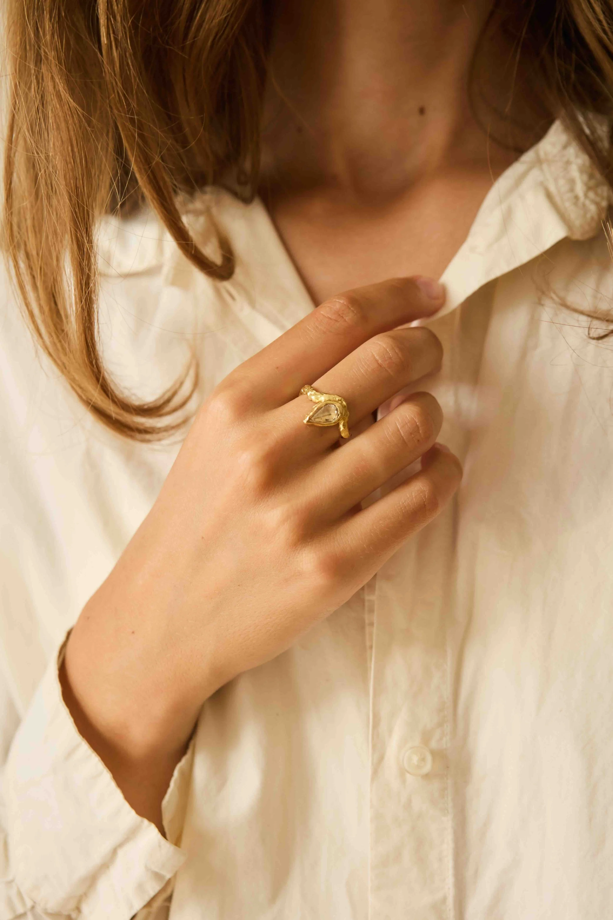 Aurora Brown pear diamond ring Line Rossau.jpeg