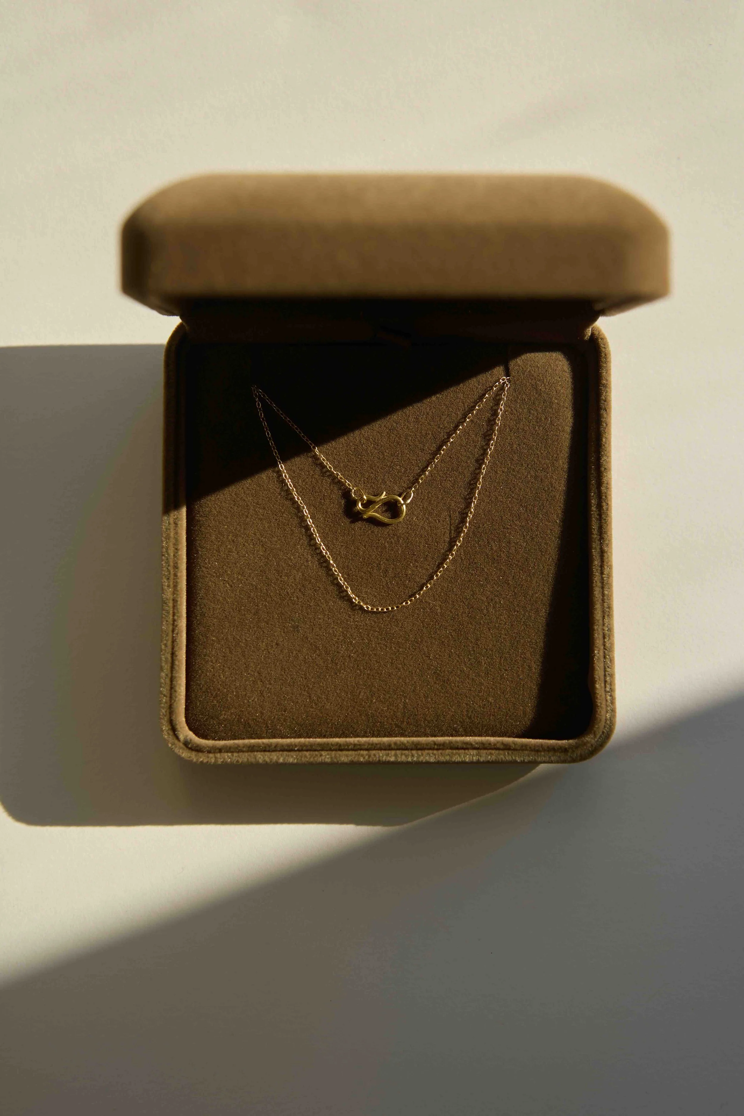 Bitte Necklace Line Rossau.jpeg