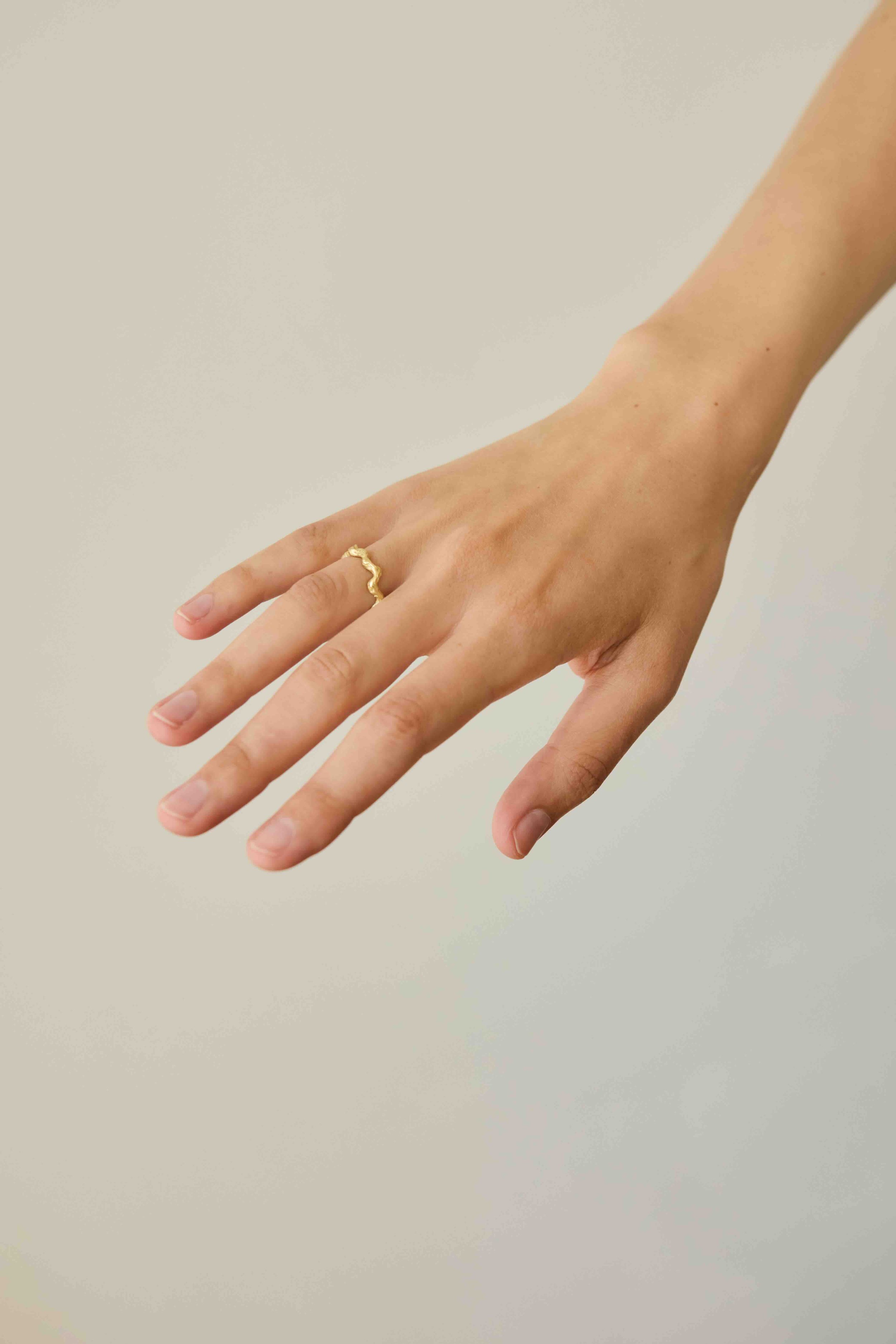 Zigzag ring LR.jpeg
