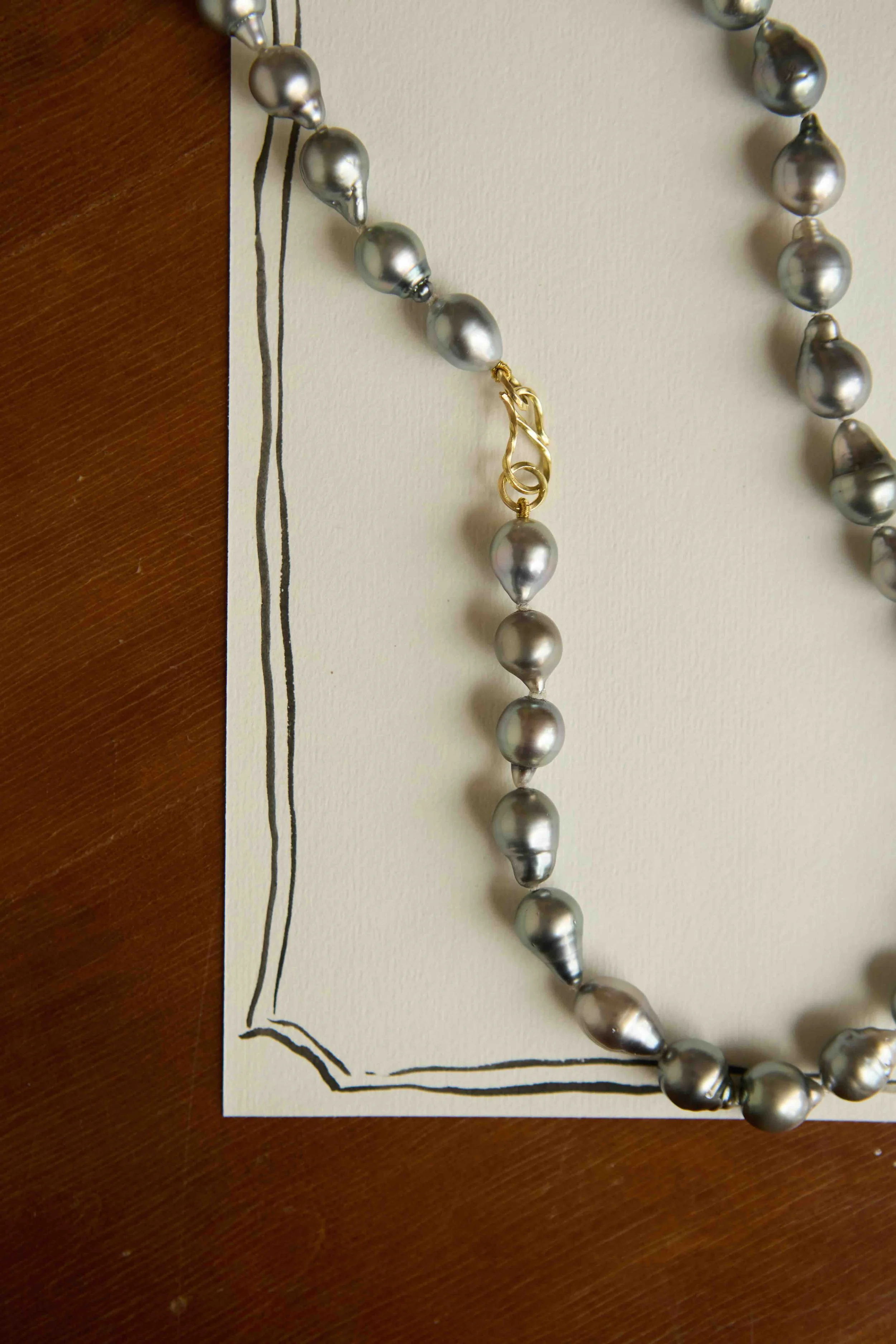 Sonja Pearl Necklace Line Rossau.jpeg