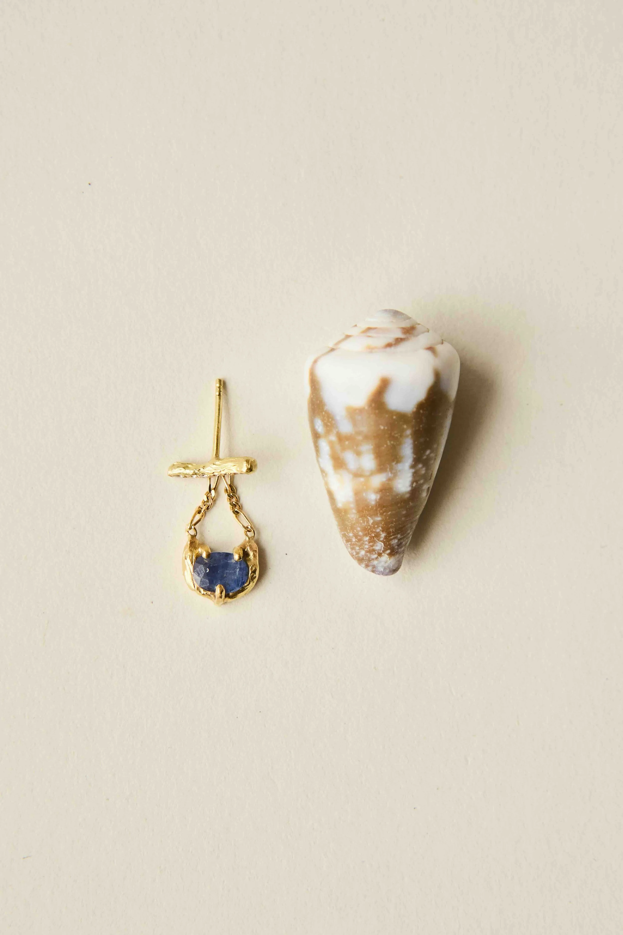 Sea Treasure blue sapphire. Line Rossau..jpeg