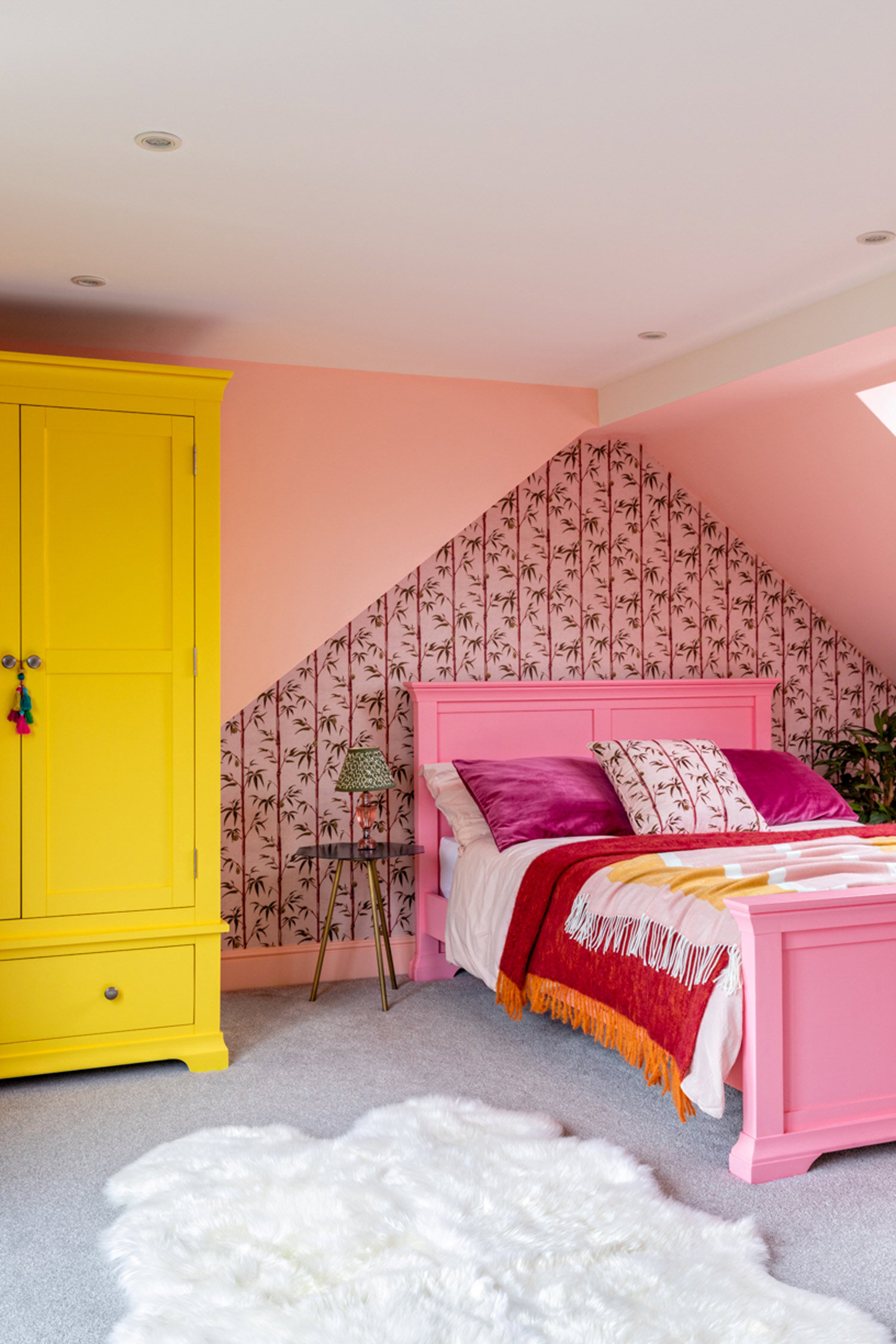 vic-18-yellow-pink-bedroom.jpg