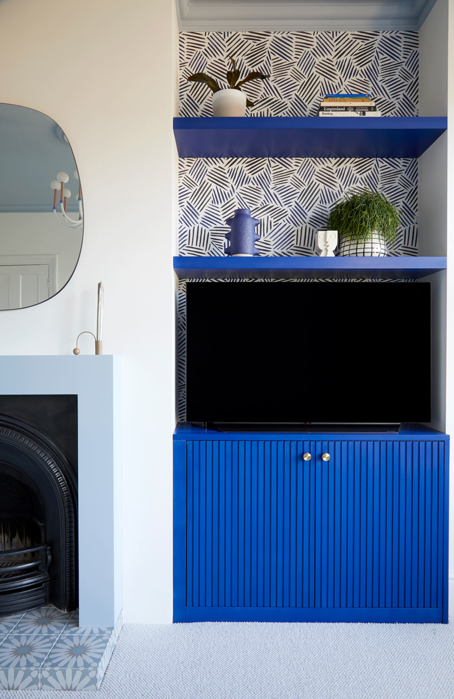 harpenden-19-lounge-blue-cupboard.jpg