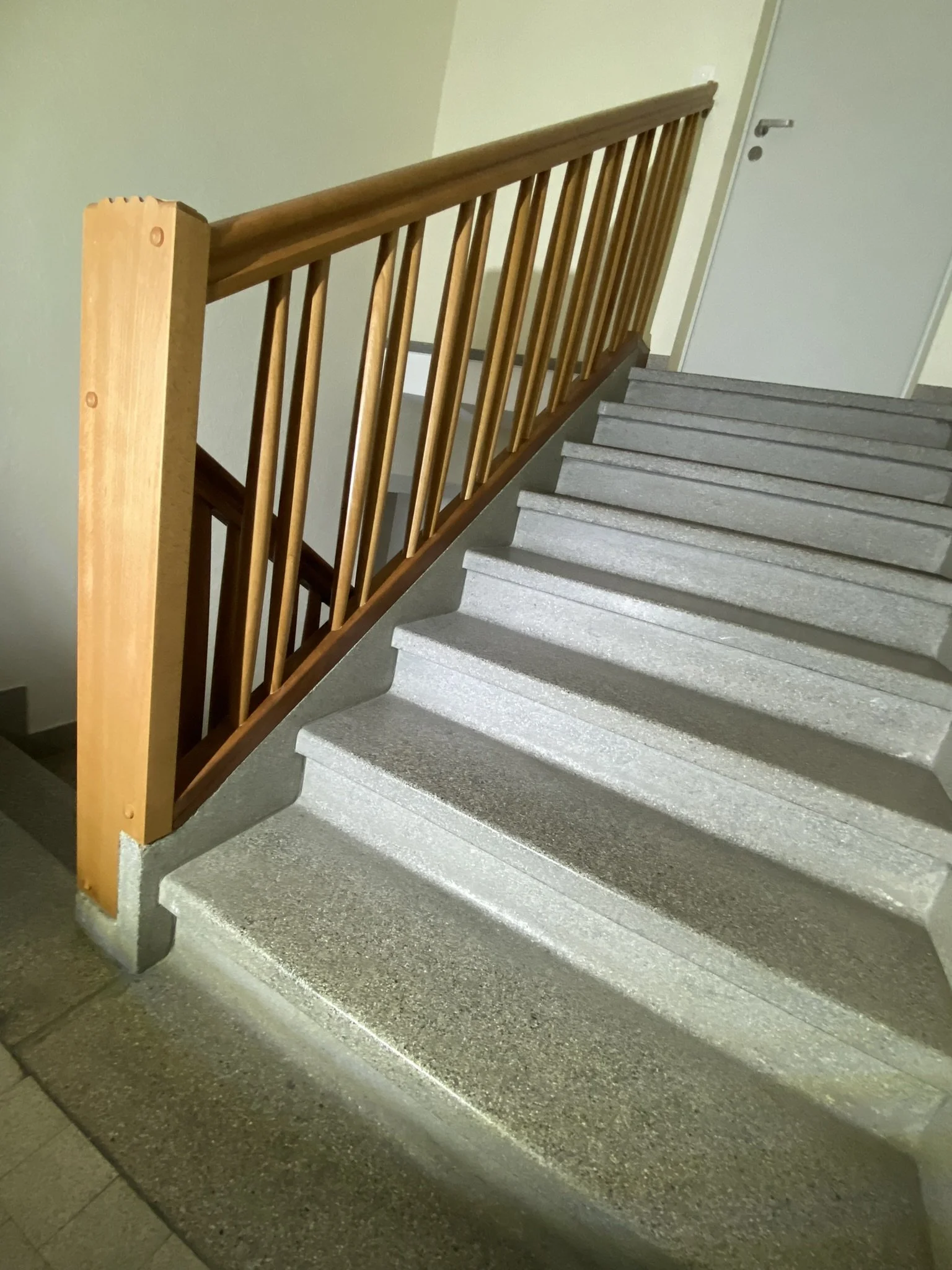 Renovation Treppengeländer 2 .JPEG
