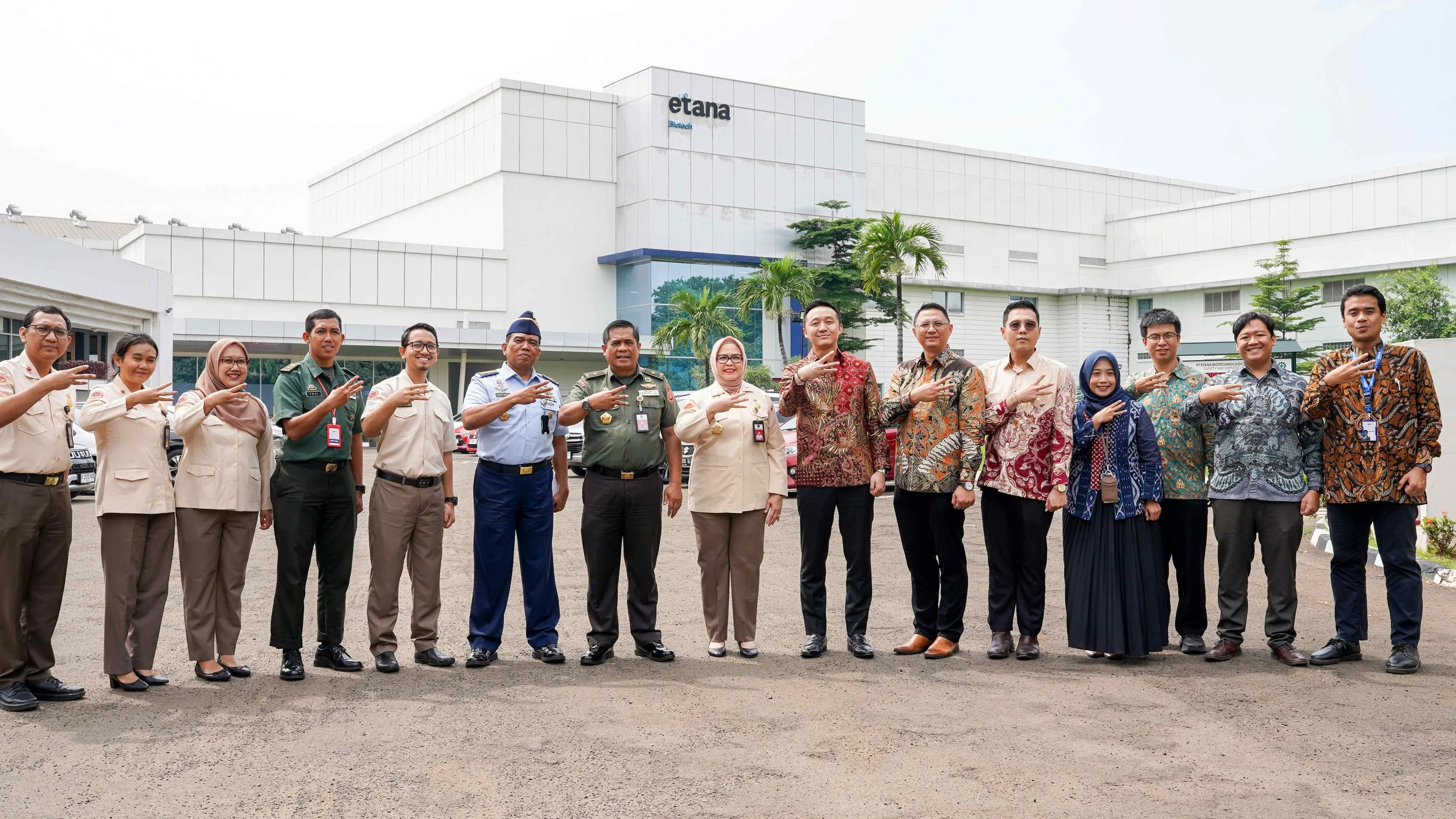 ETANA DAN FAKULTAS FARMASI MILITER UNHAN JALIN KERJA SAMA STRATEGIS