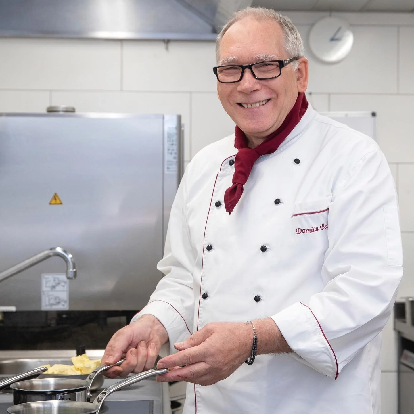 F&uuml;r unsere Hotelg&auml;ste zaubert Damian Beck K&ouml;stlichkeiten auf den Teller! Rindsfilet, Seezunge &amp; vieles mehr 👍🏼 
.
.
.
.
.
.
#food #hotel #vaduz #zemma #liechtenstein #covid #boutiquehotel #positivevibes #positivethinking #besthot