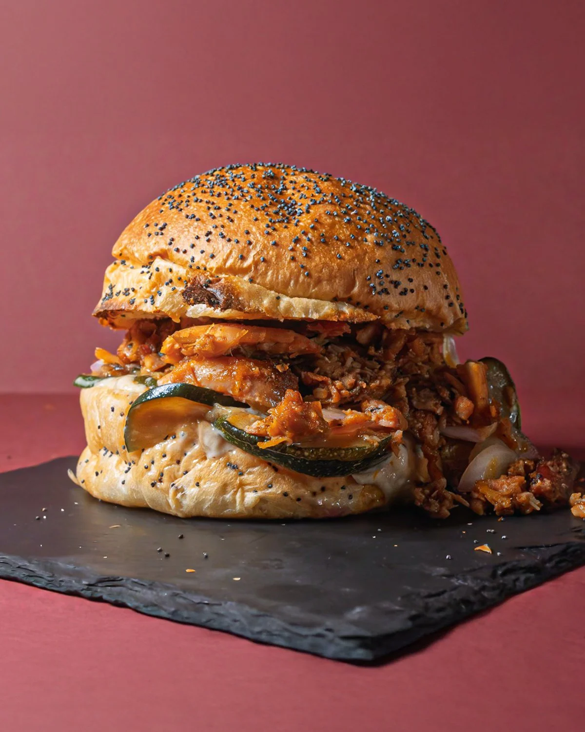 BLUE BIRD

Pulled Chicken, Courgette fum&eacute;e, Oignons, Sauce Blue Cheese. Alors t'attends quoi pour tester nos nouvelles recettes 😜

👉 R&eacute;serves vite ta table par téléphone au 0693 87 98 40 ou sur notre site internet www.smokeat.fr/sur