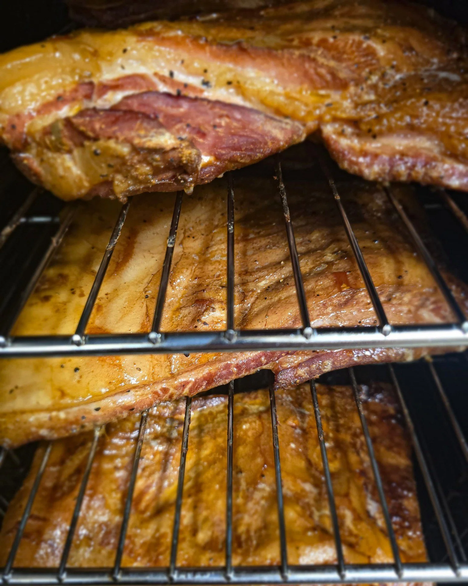 Derni&egrave;re fourn&eacute;e de bacon avant le weekend 🌋

Repas avec la famille ou les dalons, commande direct au kilo (en froid ou chaud). Commandez le jour m&ecirc;me ou 24 h &agrave; l&rsquo;avance (pour &ecirc;tre s&ucirc;r de la disponibilit&