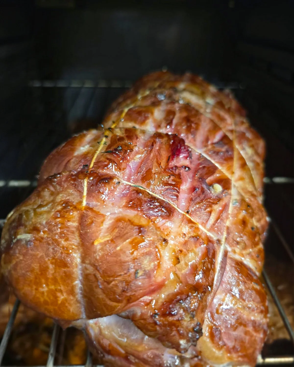 Derni&egrave;re fourn&eacute;e avant le service 🌋🔥💨 Les smokers tournent &agrave; plein r&eacute;gime pour vous r&eacute;galer du mardi au samedi 🤤 

👉 R&eacute;servation par téléphone au 0693 87 98 40 ou sur notre site internet www.smokeat.fr