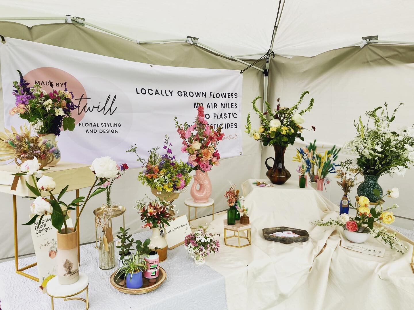 What a day at the Wheathampstead Summer market yesterday created by @villagepopup. 🤩 This was my first market experience and the community of local sellers is fantastic and I had such fun presenting my creations and meeting people while adding flora