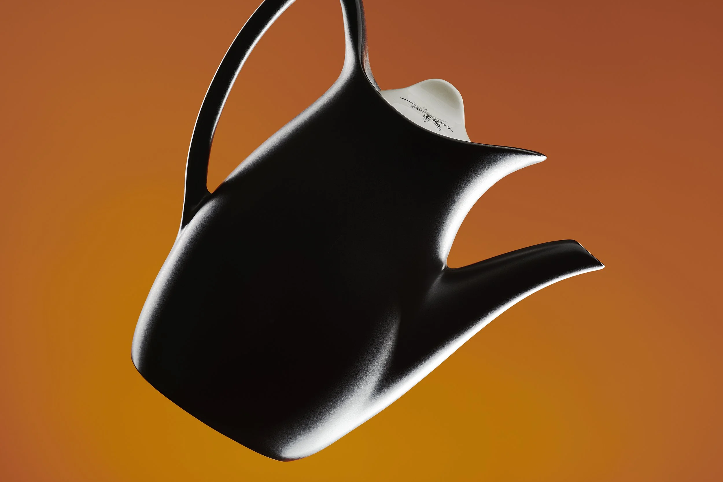 StoreWindows_MuseumOfTheHome_TeaPot.jpg