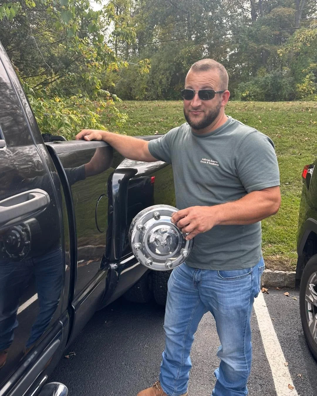 Karl lost a hubcap on 94 on Thursday. He got out and looked for it for 20 minutes, no luck. 
We went back to the site today to search some more. Who do you think found it in one minute?? 🧐