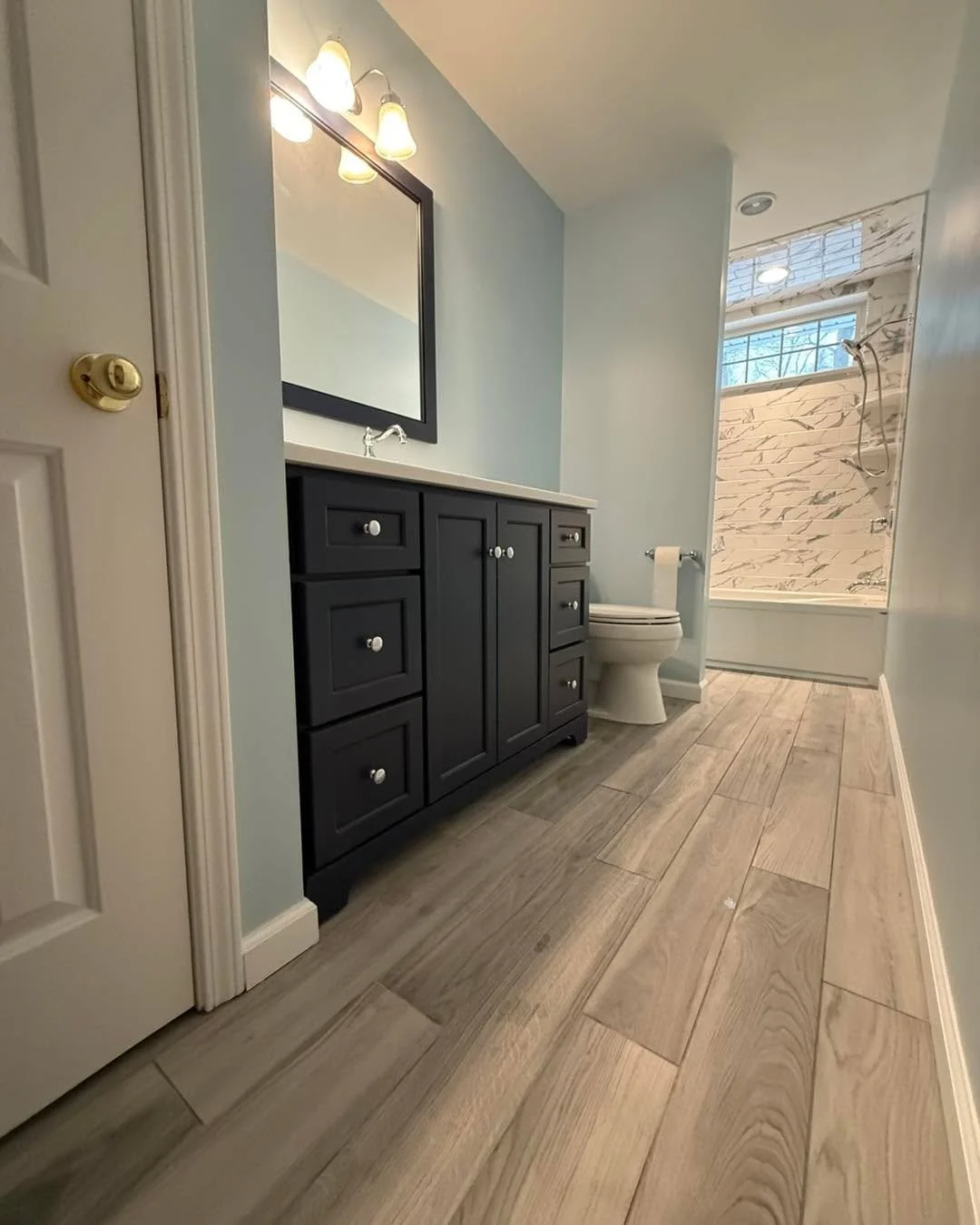 🚿✨ Bathroom complete! 
Floor tile is in, shower tile is finished, and this space is ready to be enjoyed.

Clean and fresh! 👍

#brotoncontracting #brotonbathroom #bathroomremodel #tilework #finishedproject #buildbroton