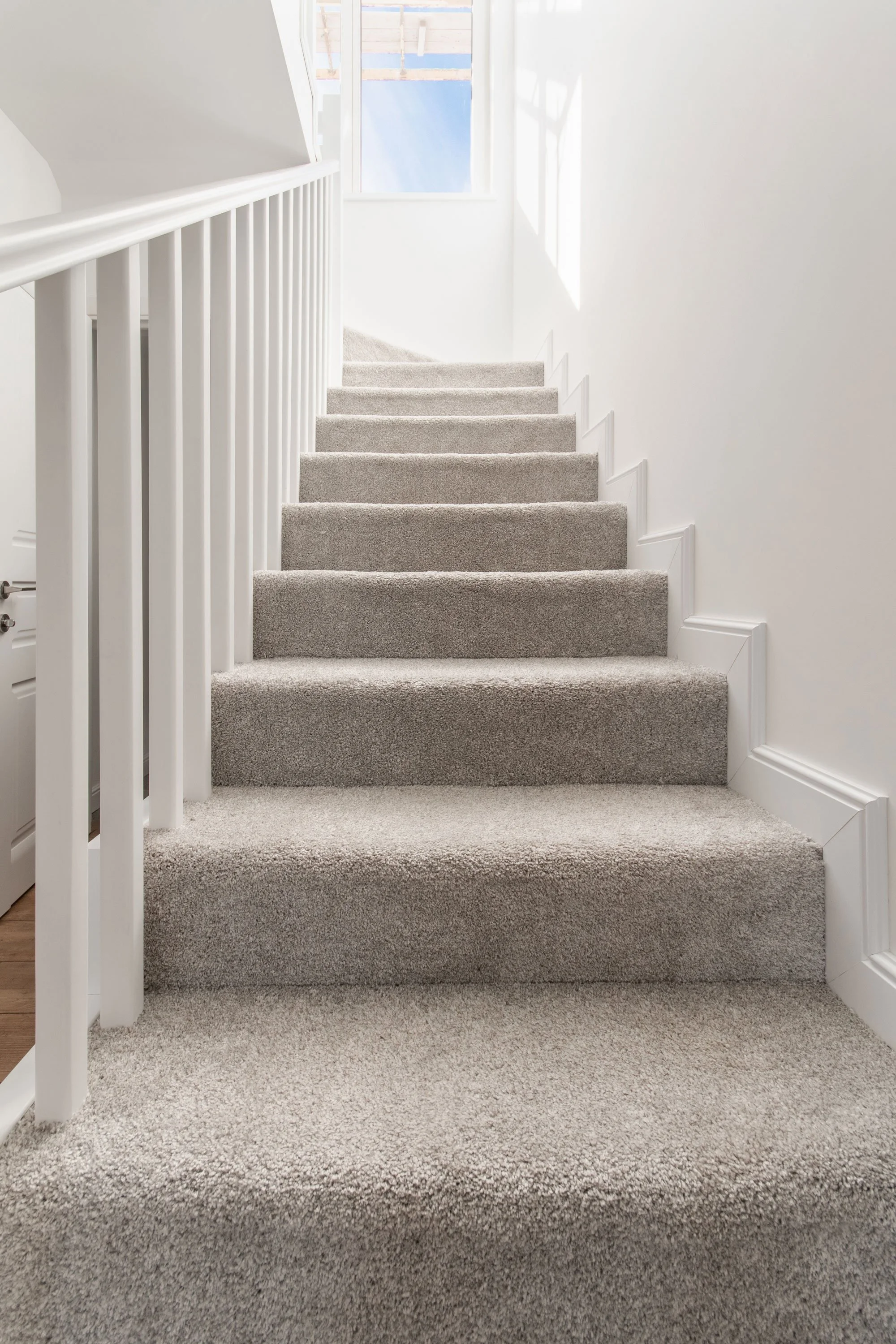 Hard Flooring vs Carpet: Which is the Right Choice for Your Home?