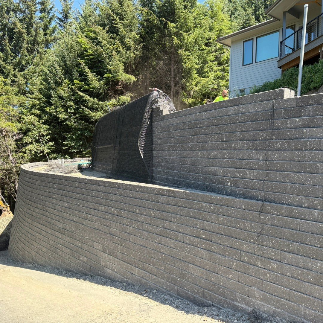 Some very large walls from JM Construction going in on a coastal residential project. 18 pallets of block a day are being used! Check out https://jmconstructionoregon.com/ for more updates