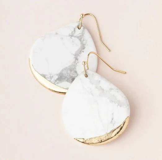 Howlite Teardrop Earing