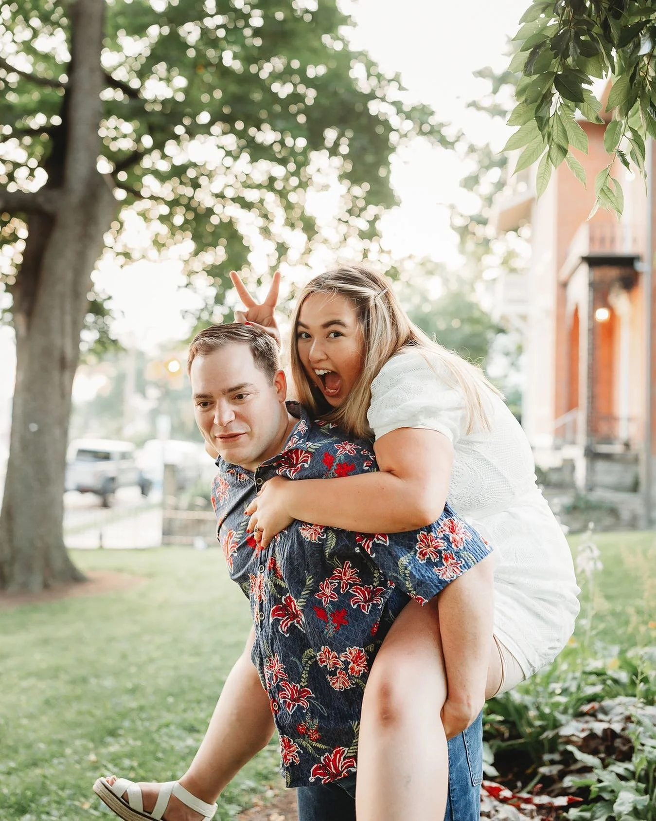 Let&rsquo;s have a little fun with it 🤍 have more fun with life, enjoy every moment! 
⠀⠀⠀⠀⠀⠀⠀⠀⠀
This is something I&rsquo;ve struggled with in the past, staying present. But it&rsquo;s sweet couples like this that remind me we only get one life! Hav