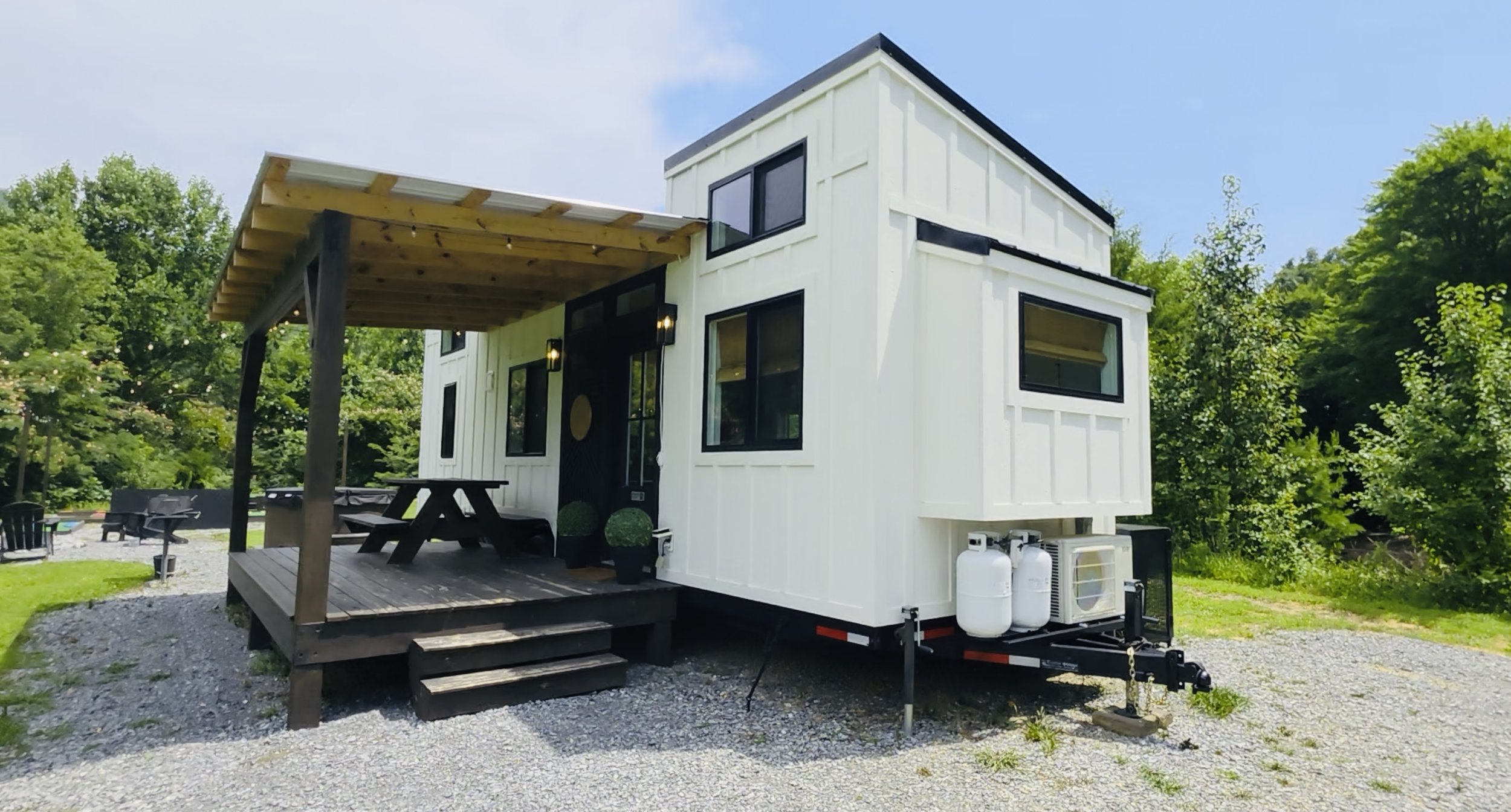 Exterior W: DECK.jpg
