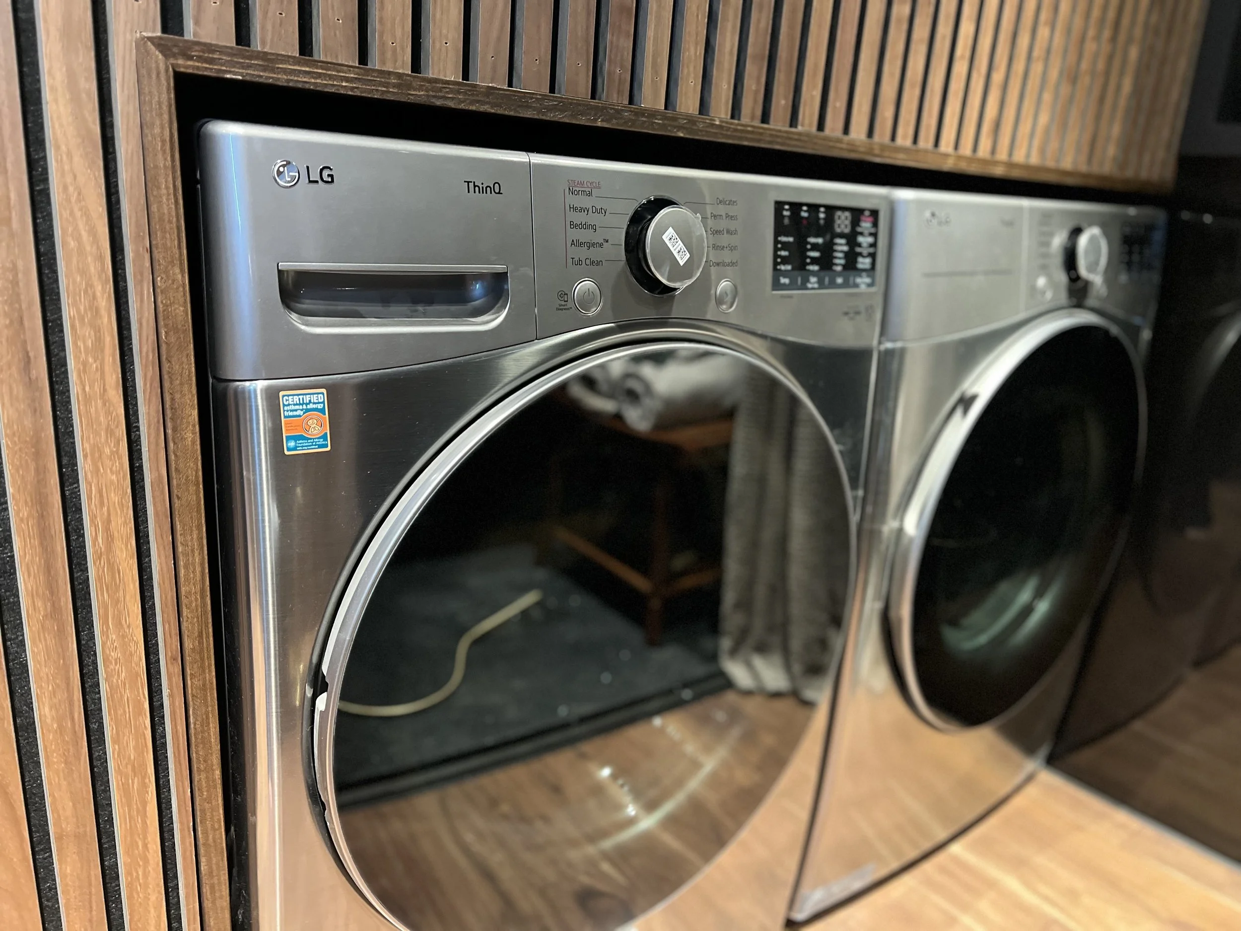 Washer & Dryer CU.jpeg